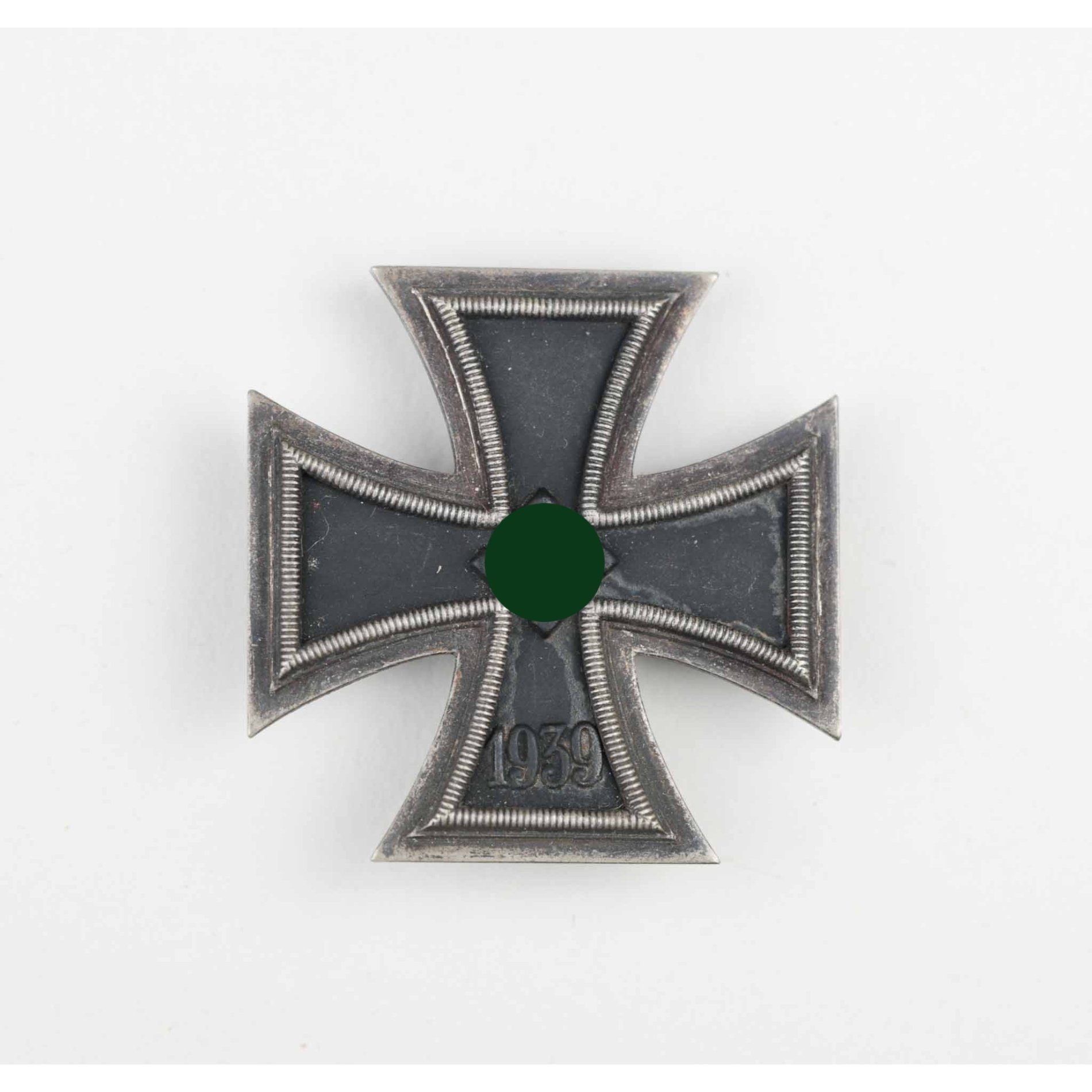 Eiserne Kreuz 1.Klasse 1939 mit Hersteller 'L/11' im Etui — image 4