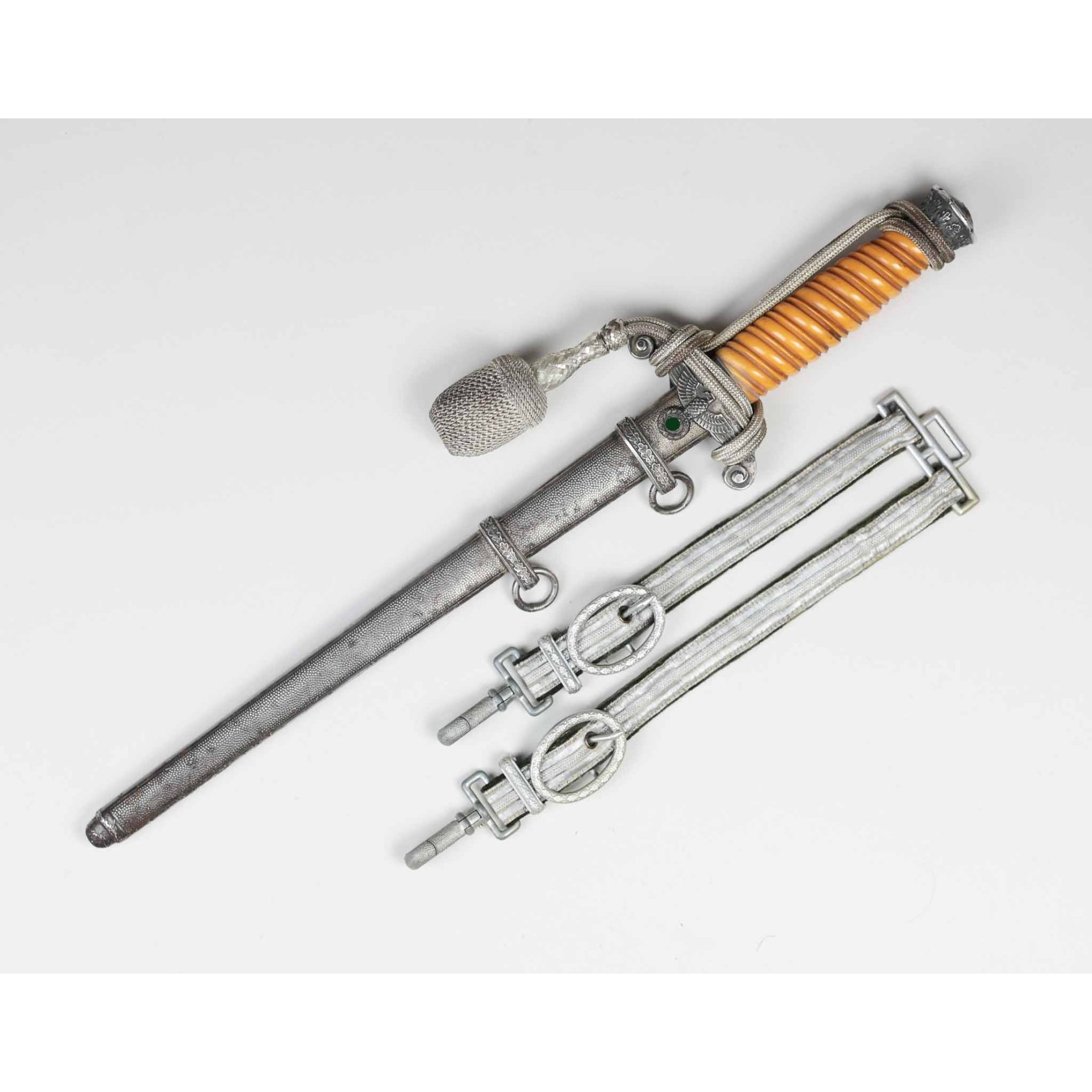 Heeres Offiziersdolch der Wehrmacht C. Eickhorn mit Gehänge — image 2