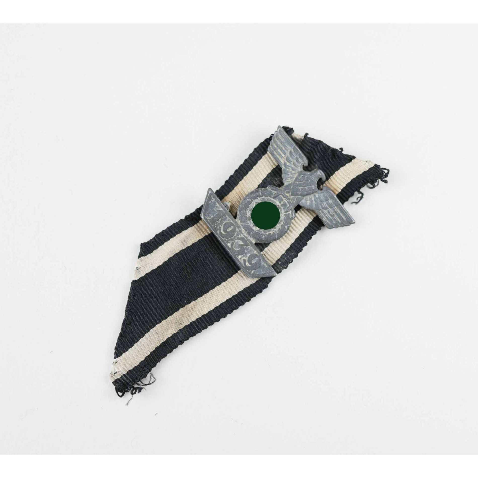 Wiederholungsspange zum Eisernen Kreuz 2.Klasse 1914 mit Hersteller 'L/11' — image 2