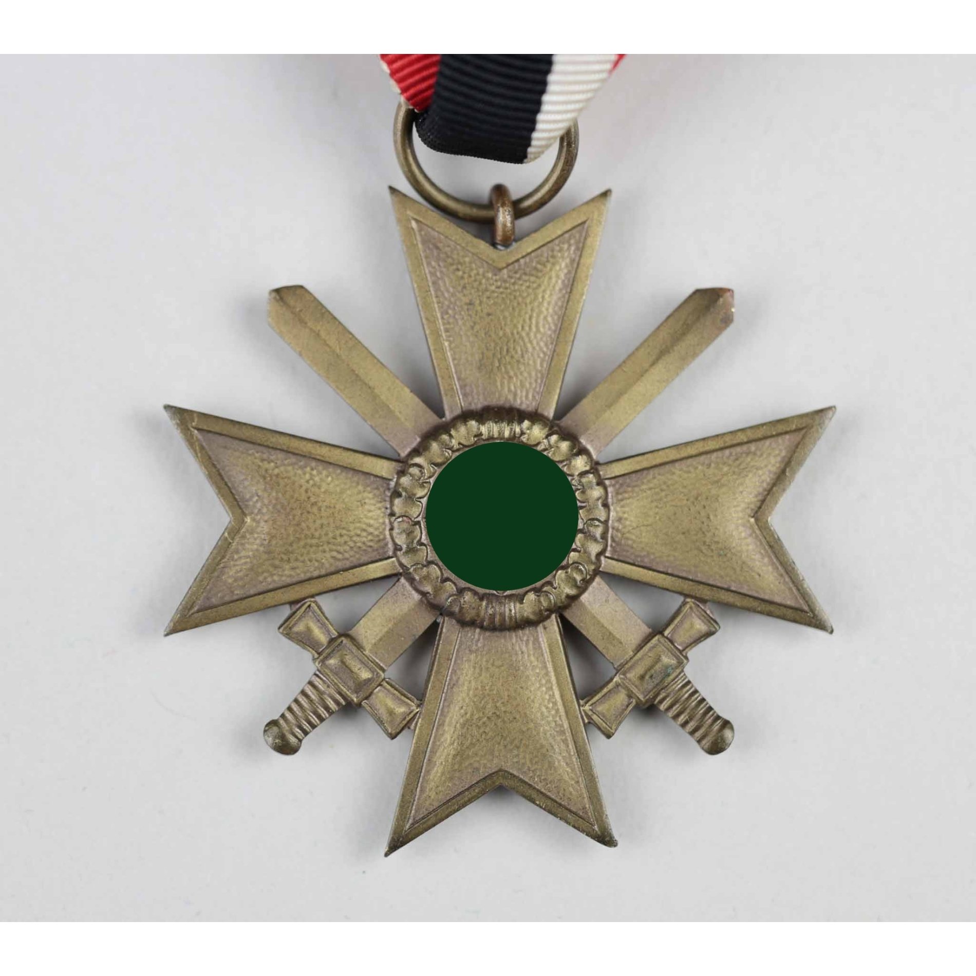 Kriegsverdienstkreuz 2.Klasse 1939 mit Schwertern in Verleihungstüte Deschler & Sohn — image 2