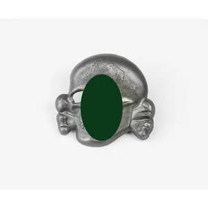 Früher Totenkopf für die SS-Schirmmütze in Cupal, RZM M1/52