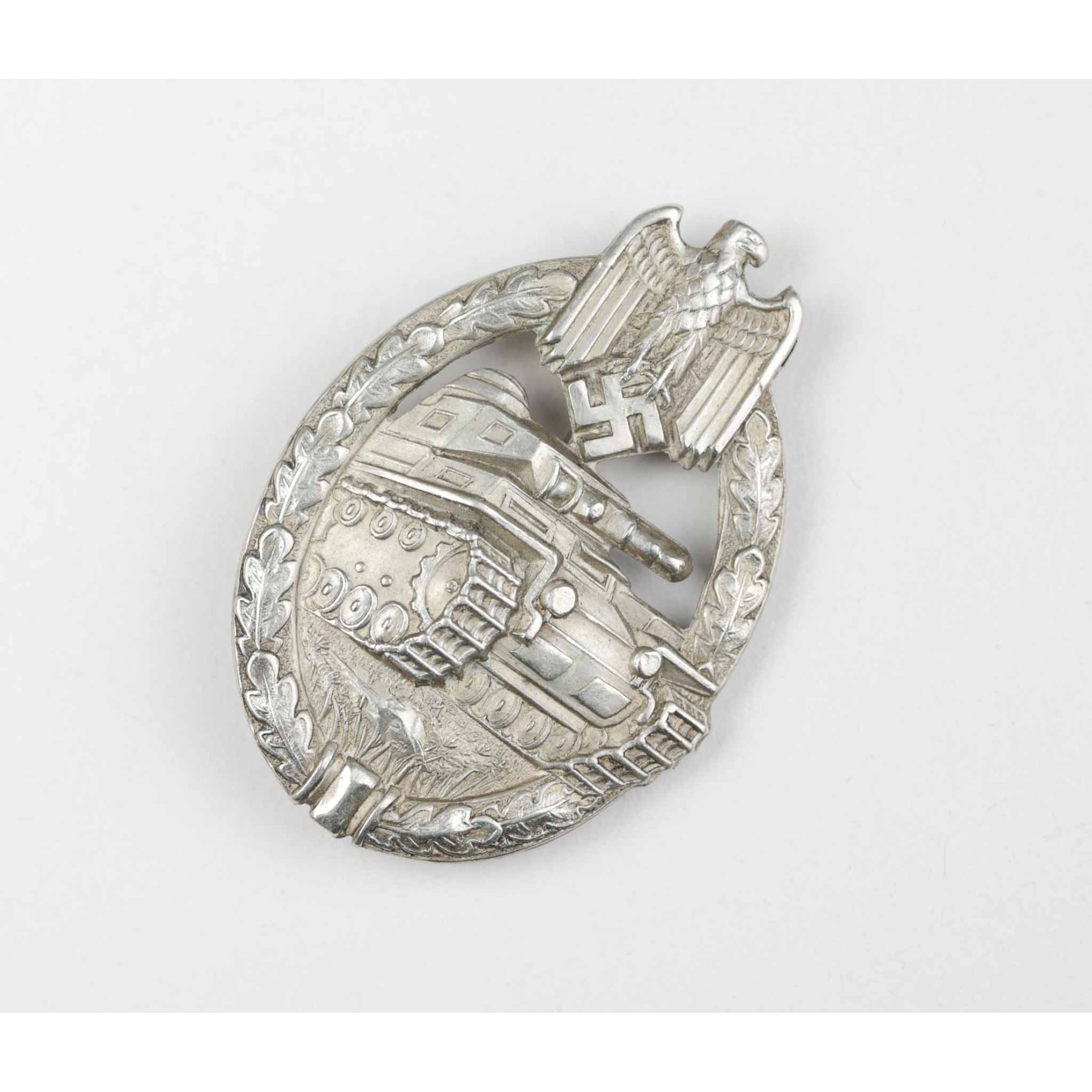Panzerkampfabzeichen In Silber (Hohl) Neusilber Von Juncker — image 2