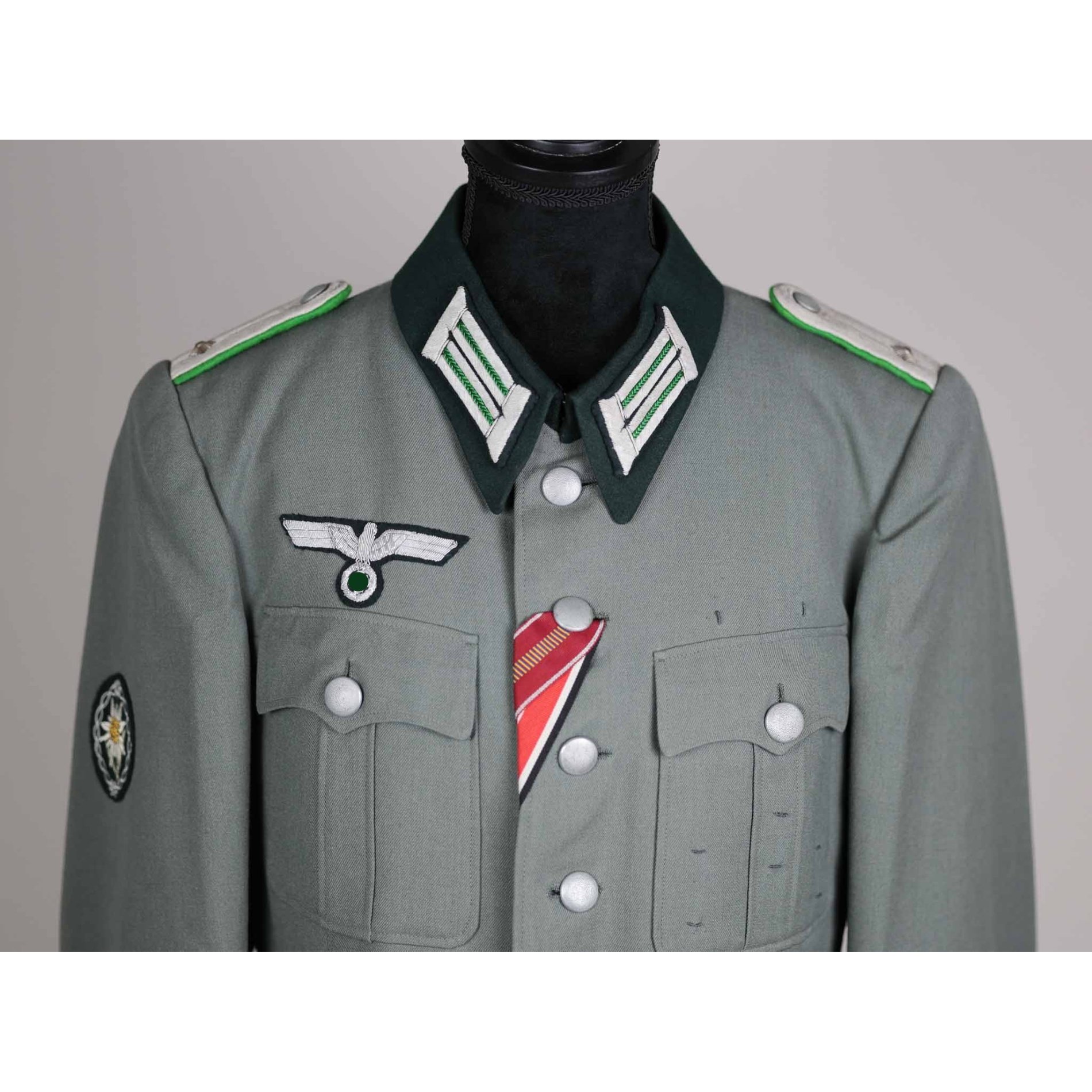 Wehrmacht Gebirgsjäger Uniform für einen Oberleutnant mit Trägernamen! — image 14