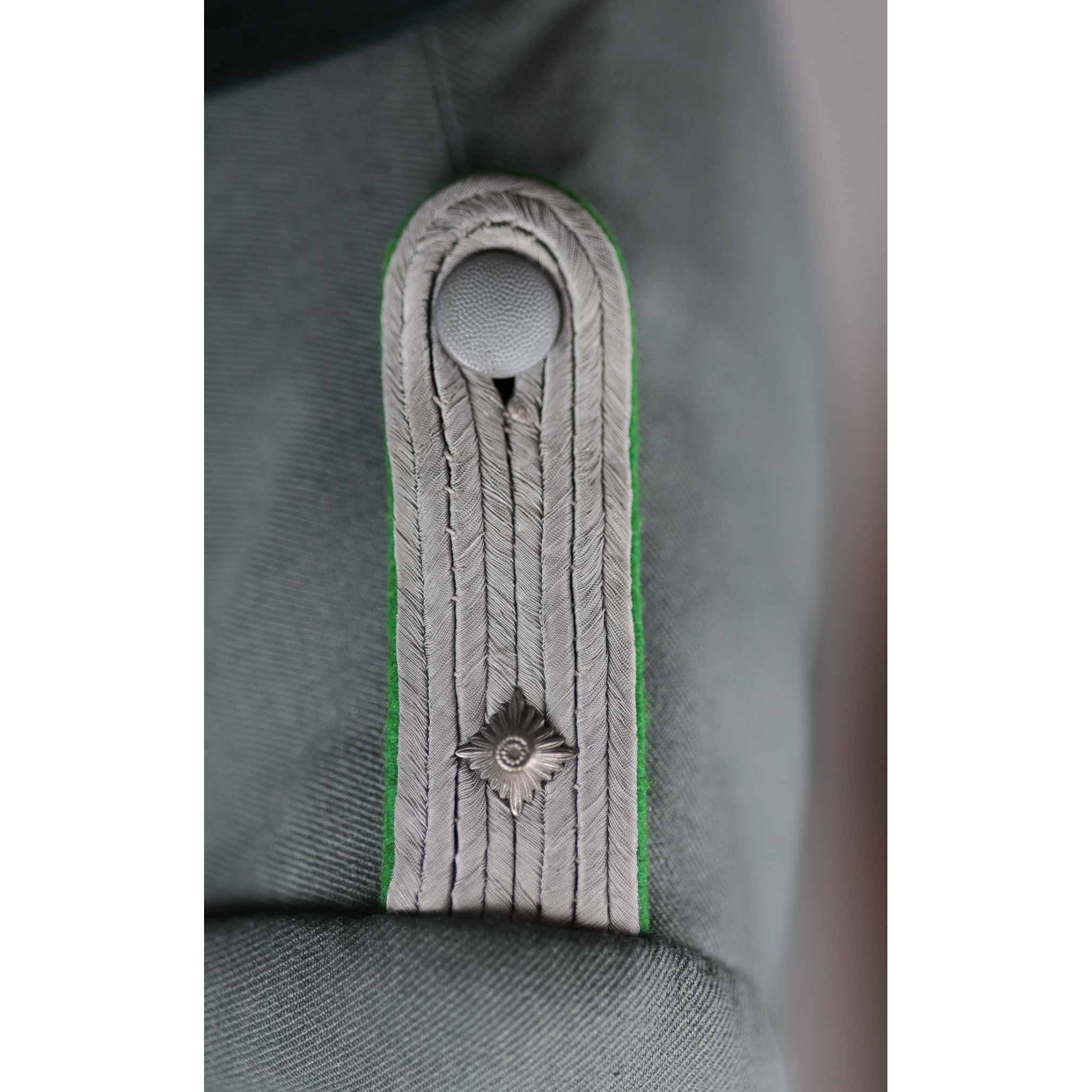 Wehrmacht Gebirgsjäger Uniform für einen Oberleutnant mit Trägernamen! — image 7