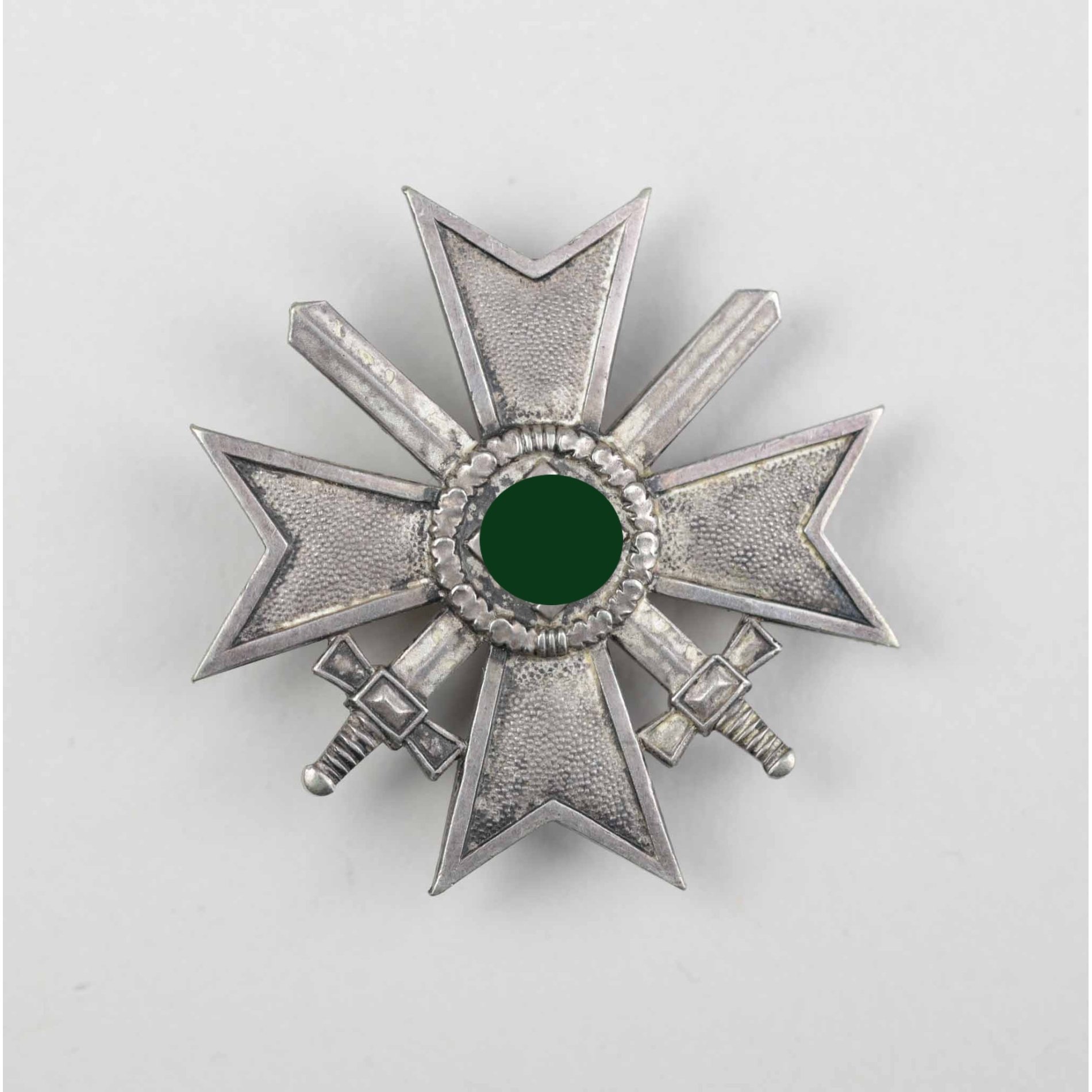 Kriegsverdienstkreuz 1.Klasse mit Schwertern im Etui Herst.Kernbach — image 2