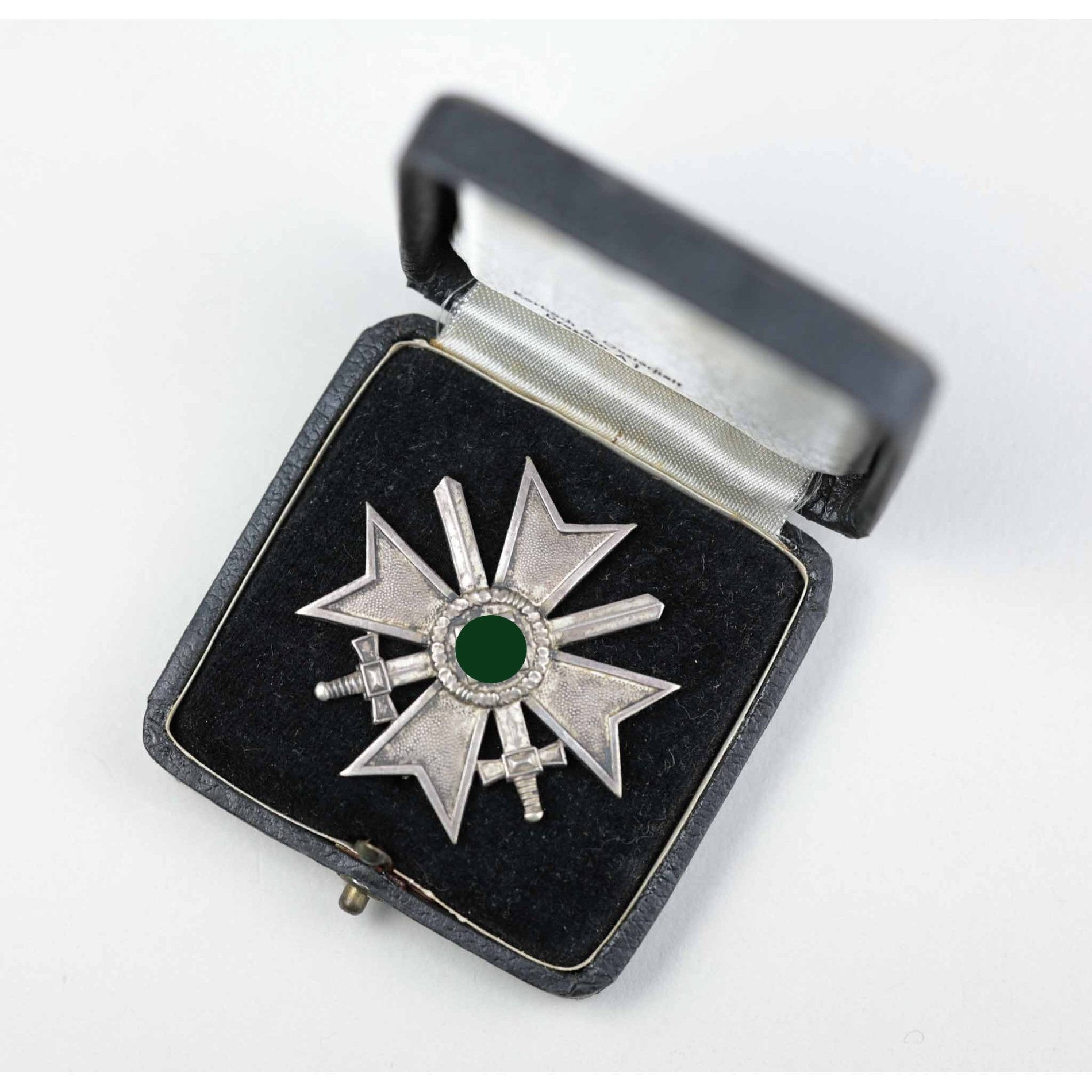Kriegsverdienstkreuz 1.Klasse mit Schwertern im Etui Herst.Kernbach — image 6