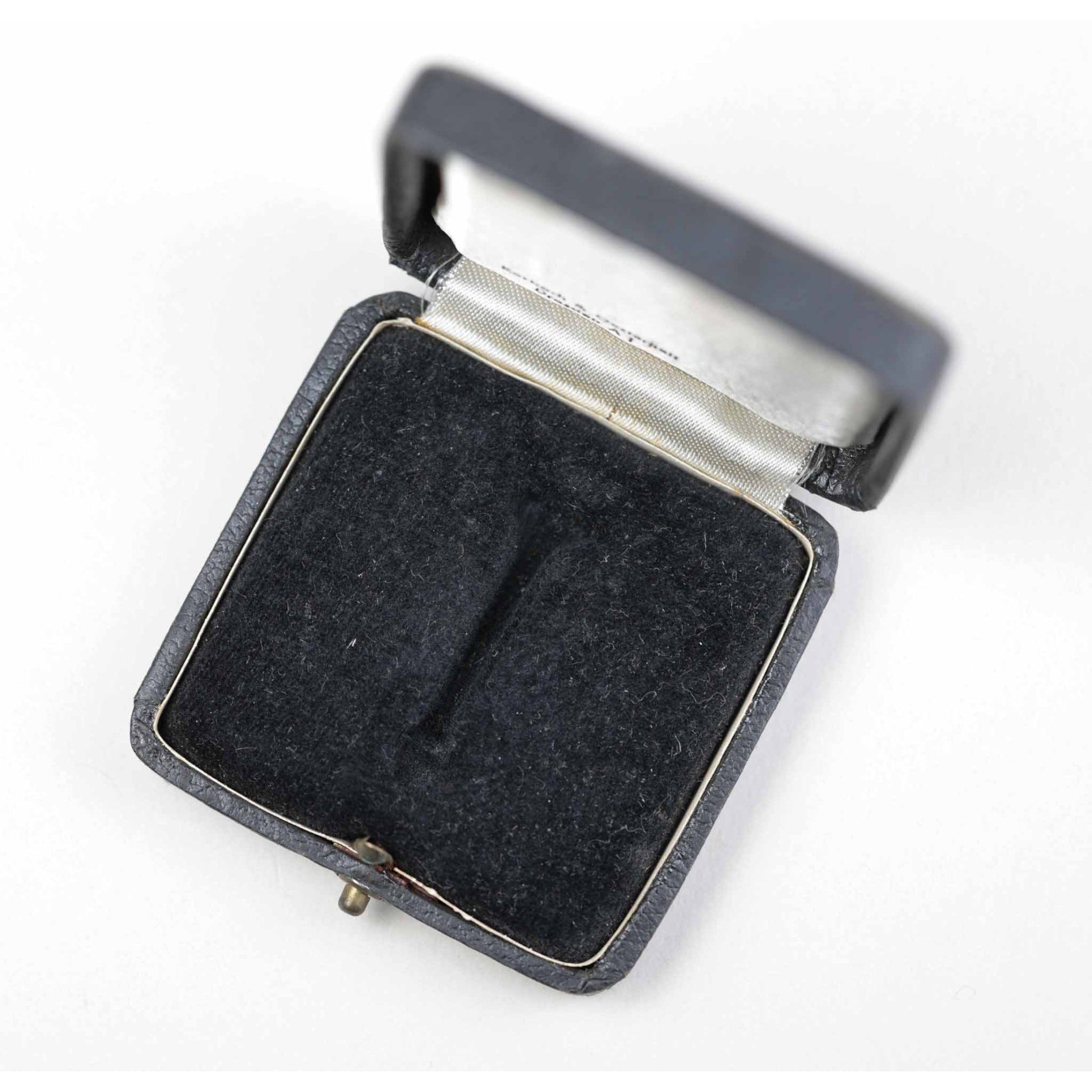 Kriegsverdienstkreuz 1.Klasse mit Schwertern im Etui Herst.Kernbach — image 7