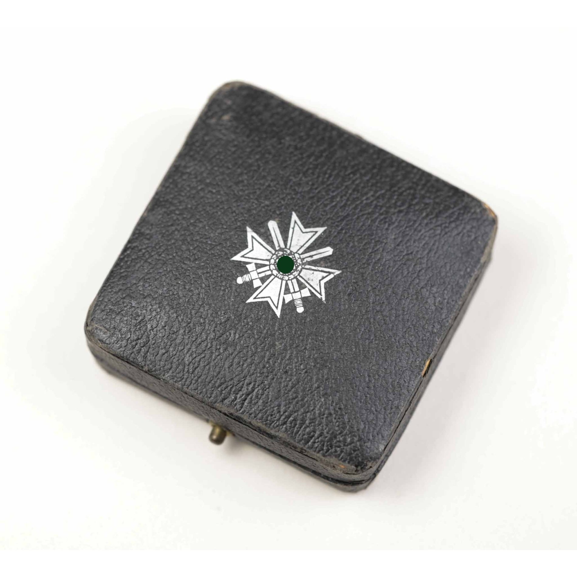 Kriegsverdienstkreuz 1.Klasse mit Schwertern im Etui Herst.Kernbach — image 9