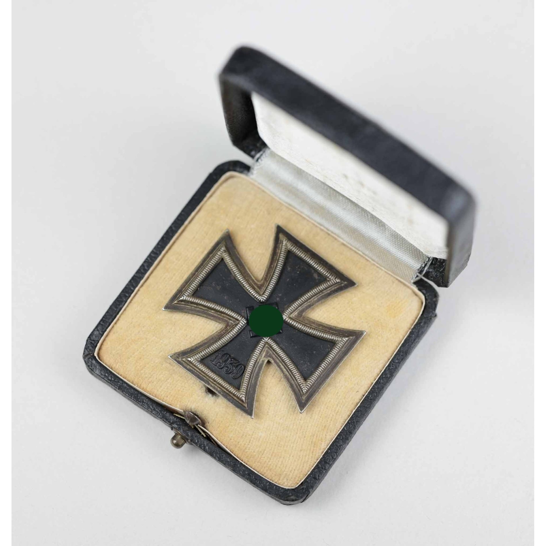 Eiserne Kreuz 1.Klasse 1939 mit Hersteller '1' Deschler im Etui, selten! — image 8