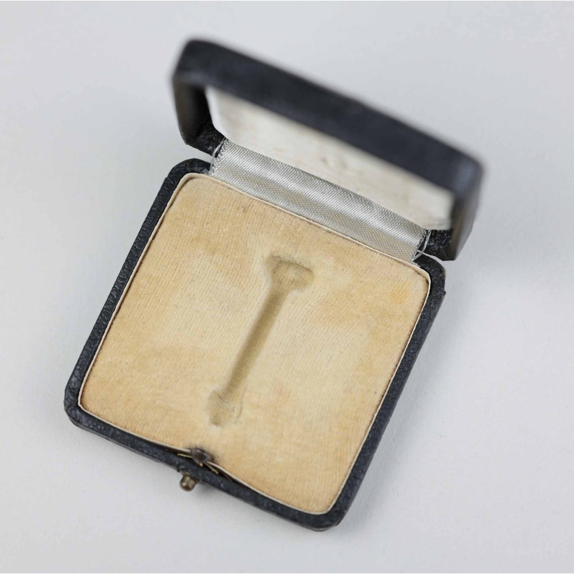 Eiserne Kreuz 1.Klasse 1939 mit Hersteller '1' Deschler im Etui, selten! — image 9