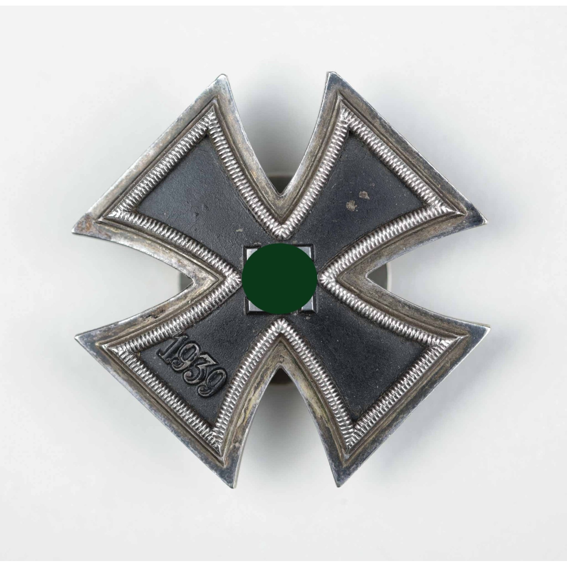 Eiserne Kreuz 1.Klasse 1939 an Schraubscheibe mit Hersteller 'L/10' micro Deschler & Sohn, selten! — image 2