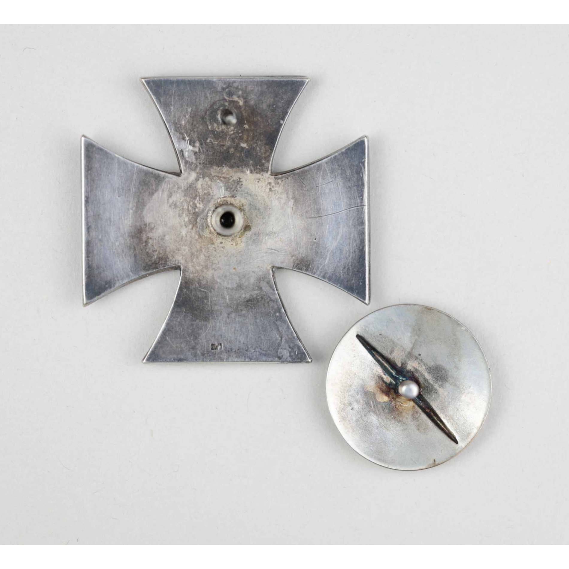 Eiserne Kreuz 1.Klasse 1939 an Schraubscheibe mit Hersteller 'L/10' micro Deschler & Sohn, selten! — image 4