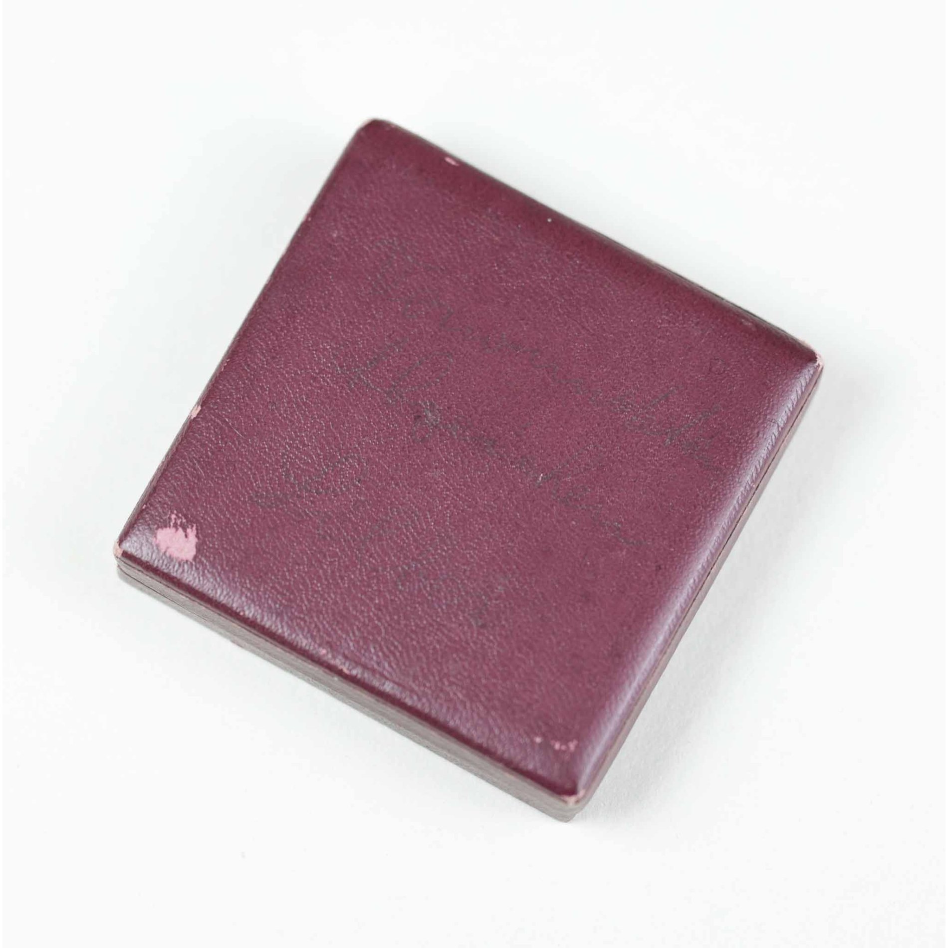 Verwundetenabzeichen in Silber '30' breite Nadel im Verleihungsetui, Zustand 1 — image 9