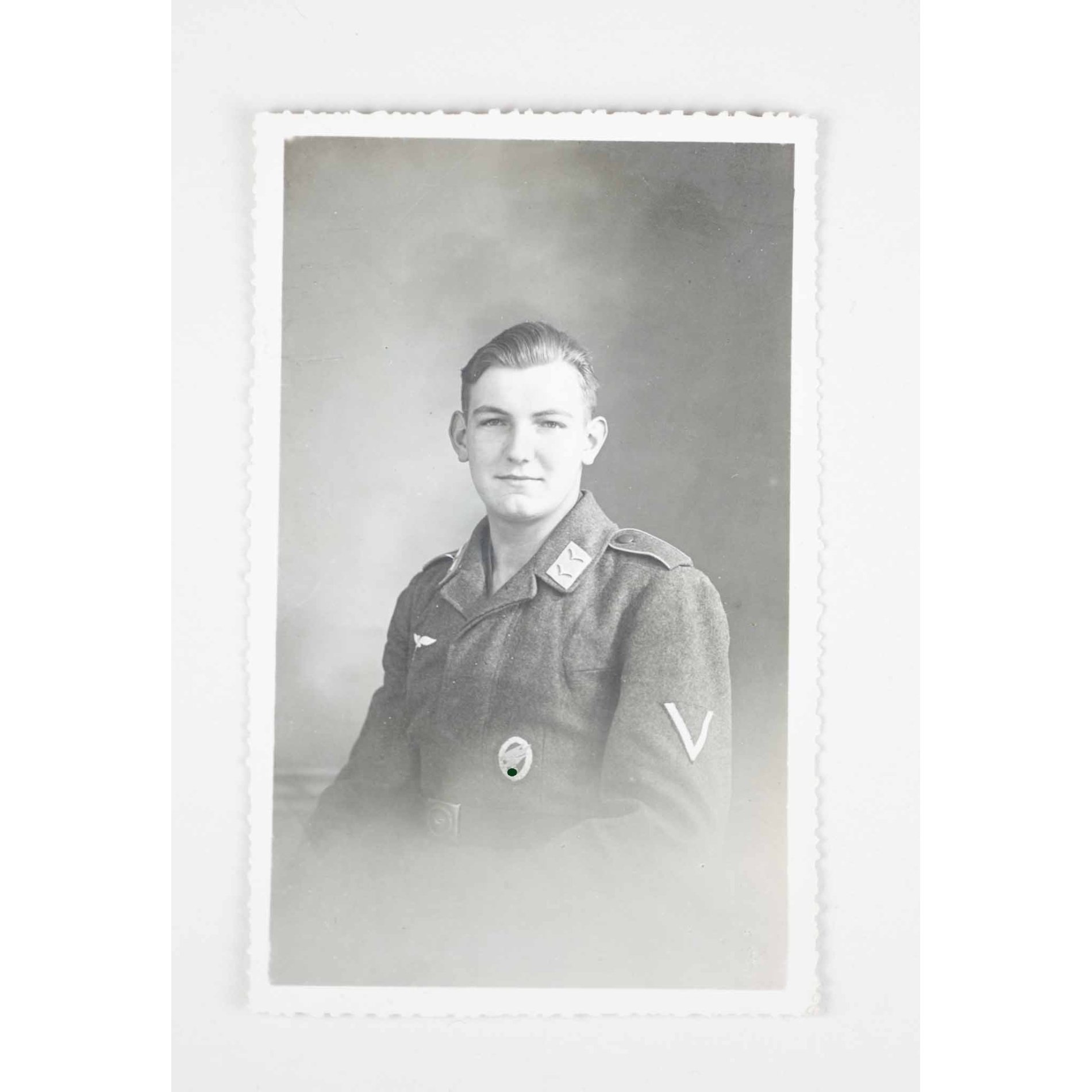 Fallschirmschützenabzeichen der Luftwaffe mit Trägerfoto — image 2