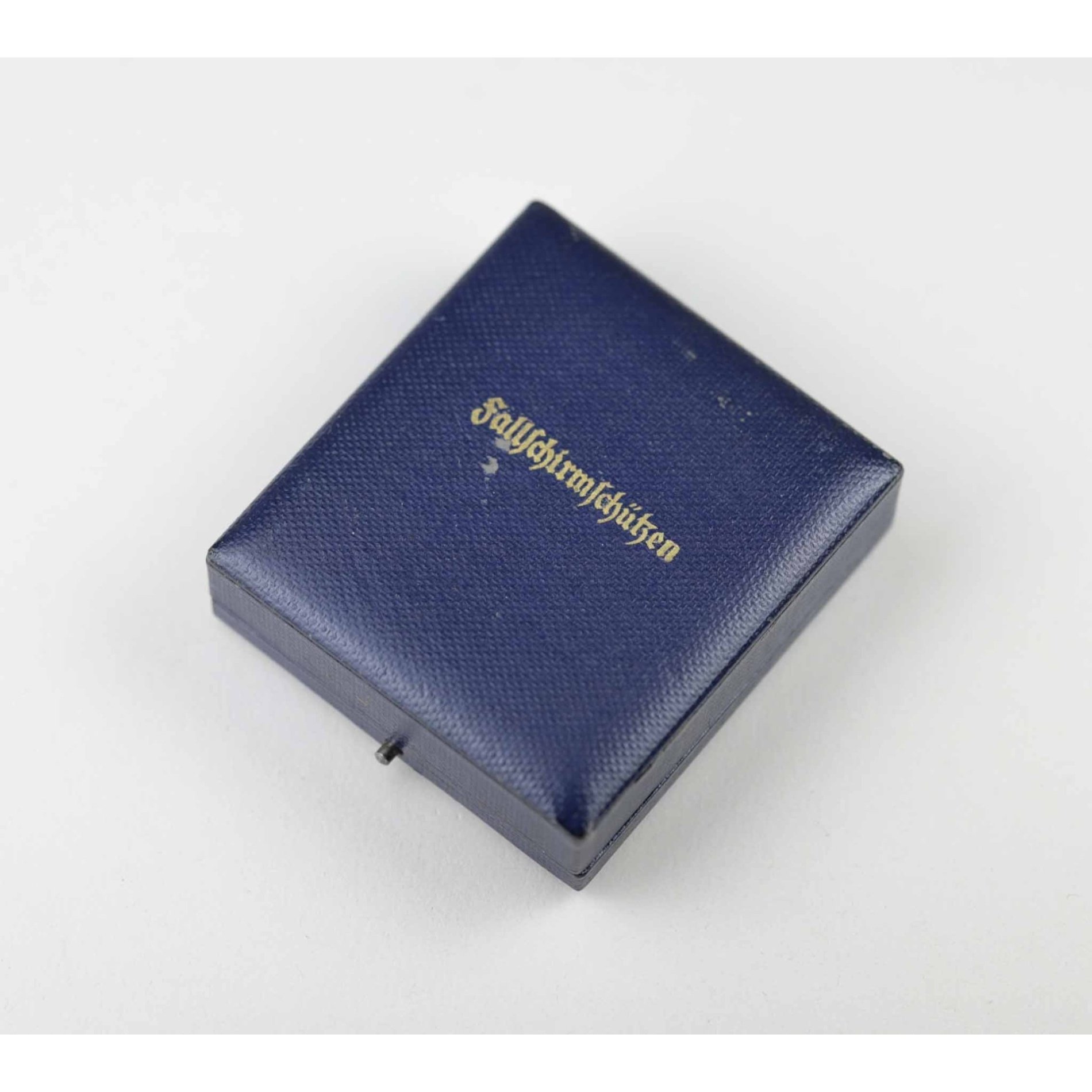 Fallschirmschützenabzeichen der Luftwaffe im Etui 'Assmann' Zustand 1 - Mint! — image 10