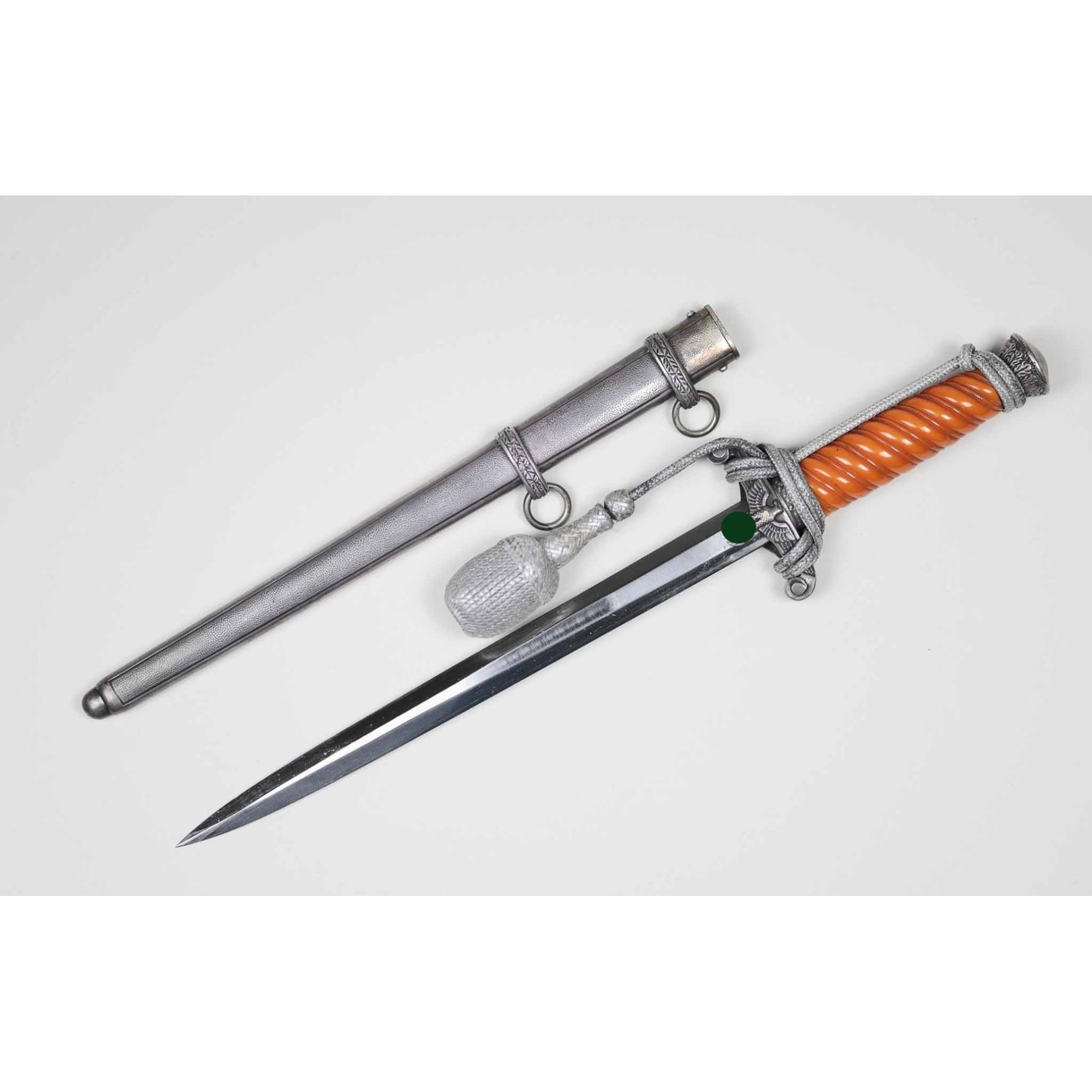 Wehrmacht Heeres Offiziersdolch mit sog. 'Steilgriff' E. Pack & Söhne, selten! — image 2