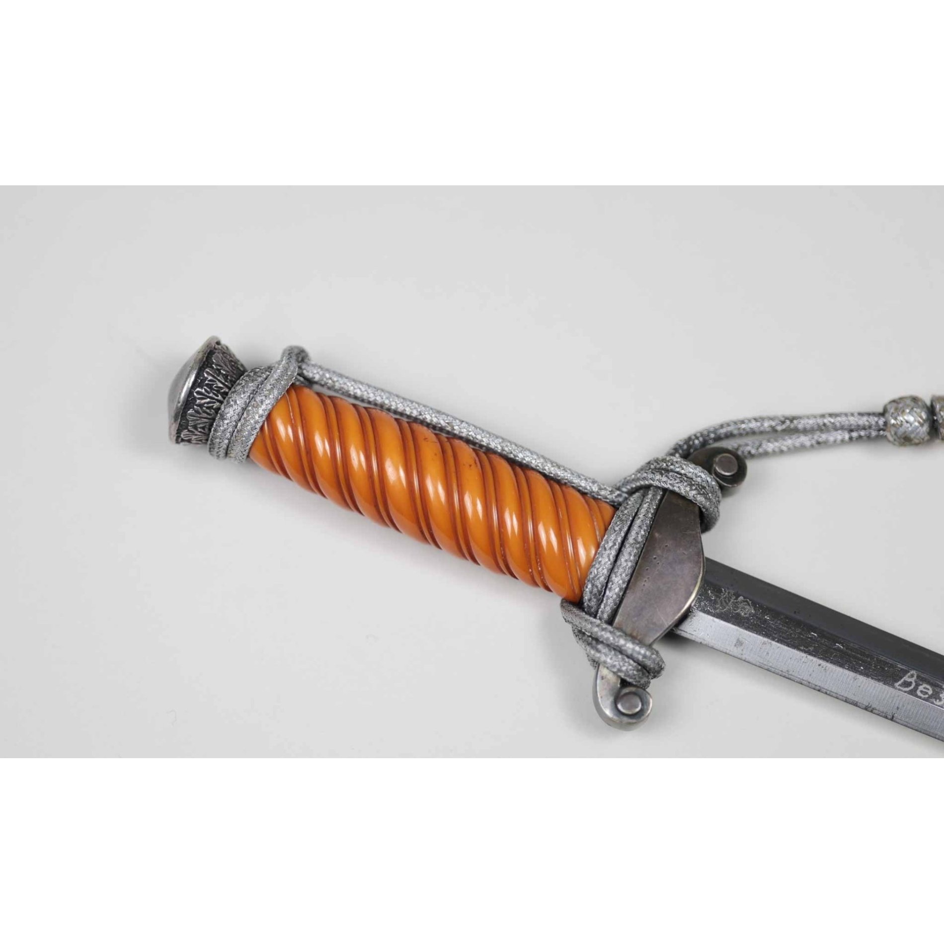 Wehrmacht Heeres Offiziersdolch mit sog. 'Steilgriff' E. Pack & Söhne, selten! — image 7