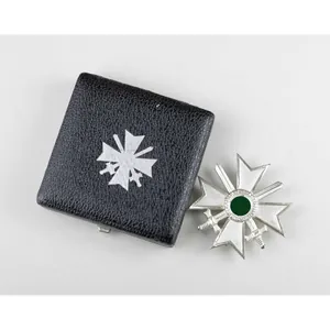 Kriegsverdienstkreuz 1.Klasse mit Schwertern im Etui Zustand 1 MINT