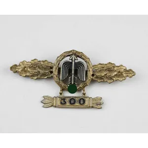 Luftwaffe Frontflugspange für Jäger in Gold mit Anhänger '300'