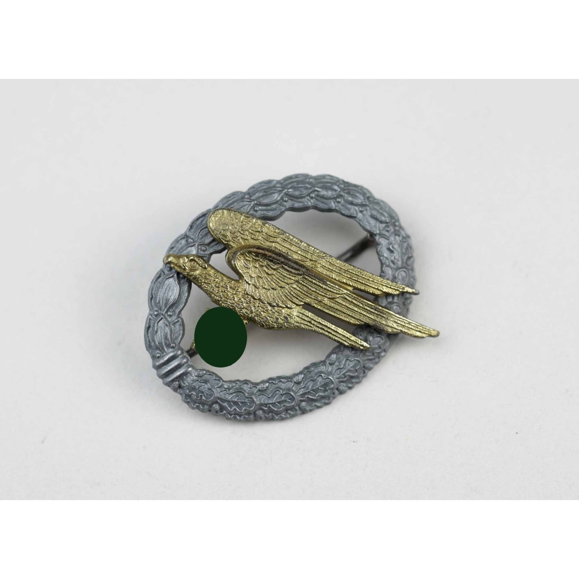 Fallschirmschützenabzeichen der Luftwaffe Herst. 'A L/64' — image 2