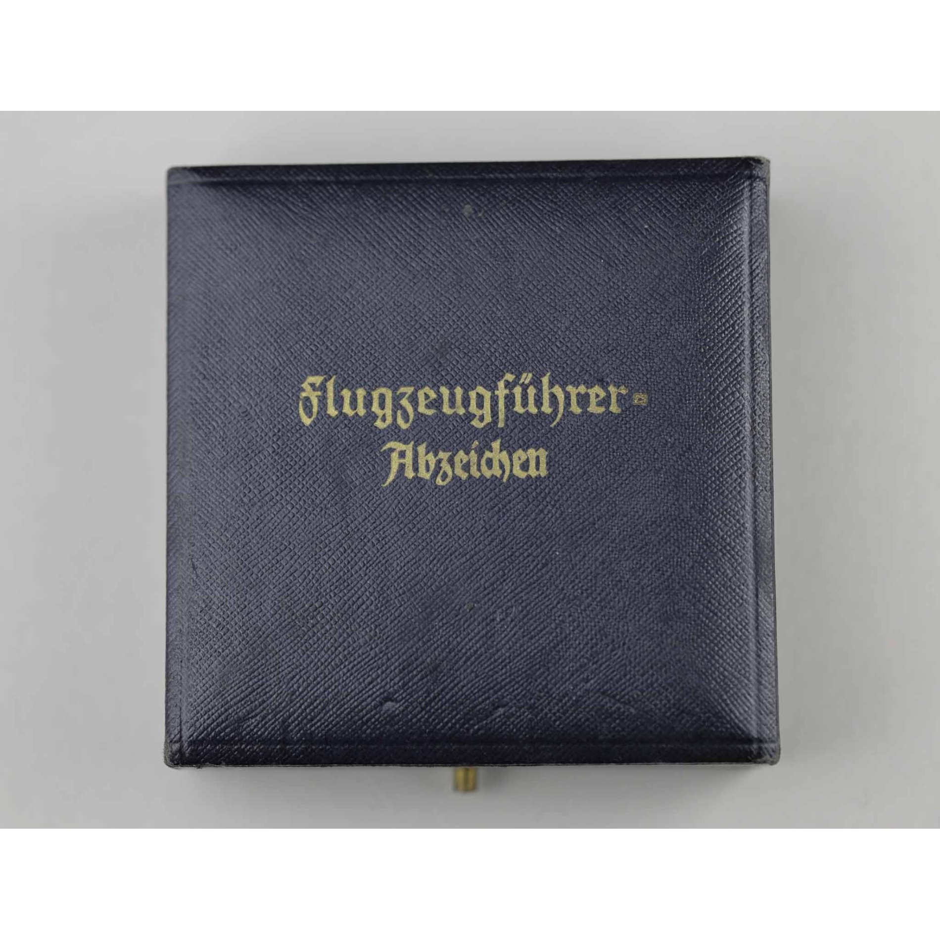 Luftwaffe Flugzeugführerabzeichen im Etui J3 — image 10