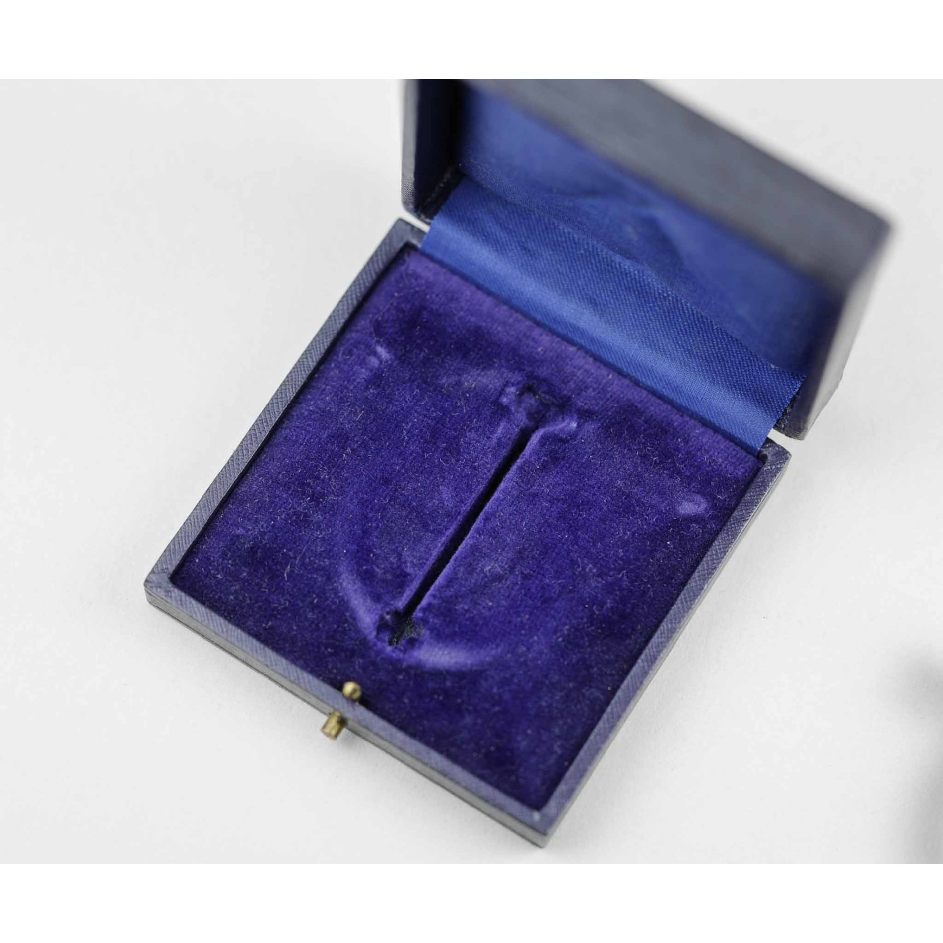 Luftwaffe Flugzeugführerabzeichen im Etui J3 — image 12