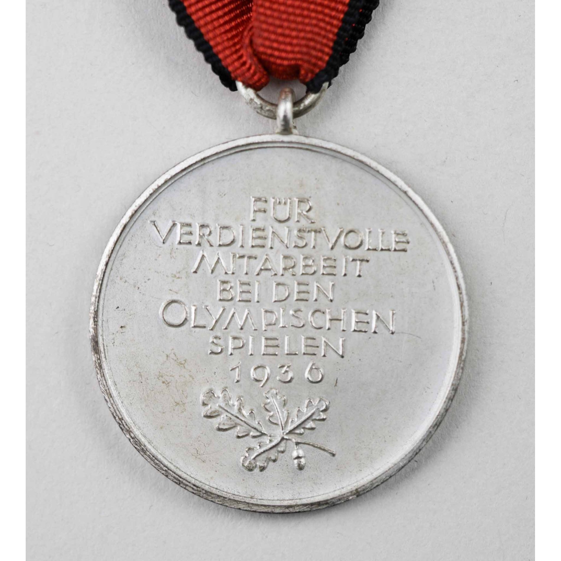 Deutsche Olympia Erinnerungsmedaille 1936 — image 3
