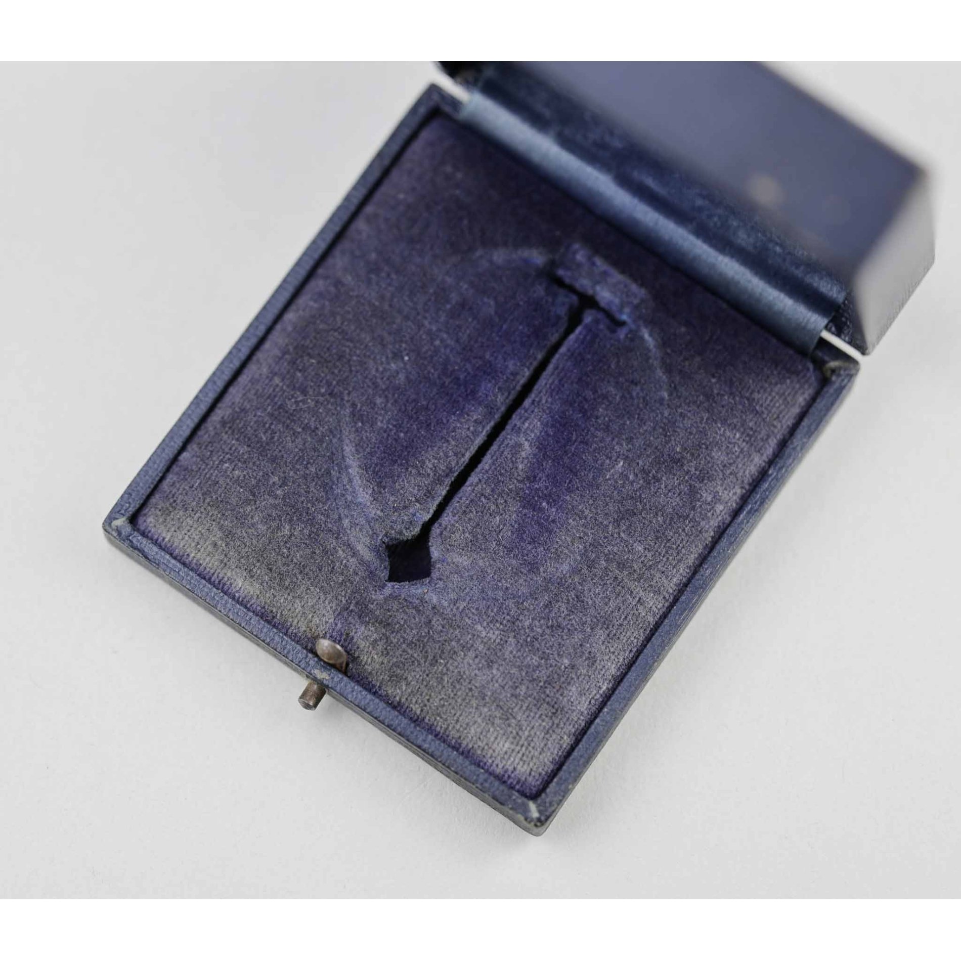 Luftwaffe Flugzeugführerabzeichen 'Assmann' mit Aluminium Rahmen — image 11