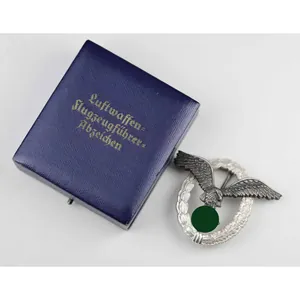 Etui für ein Flugzeugführerabzeichen der Luftwaffe