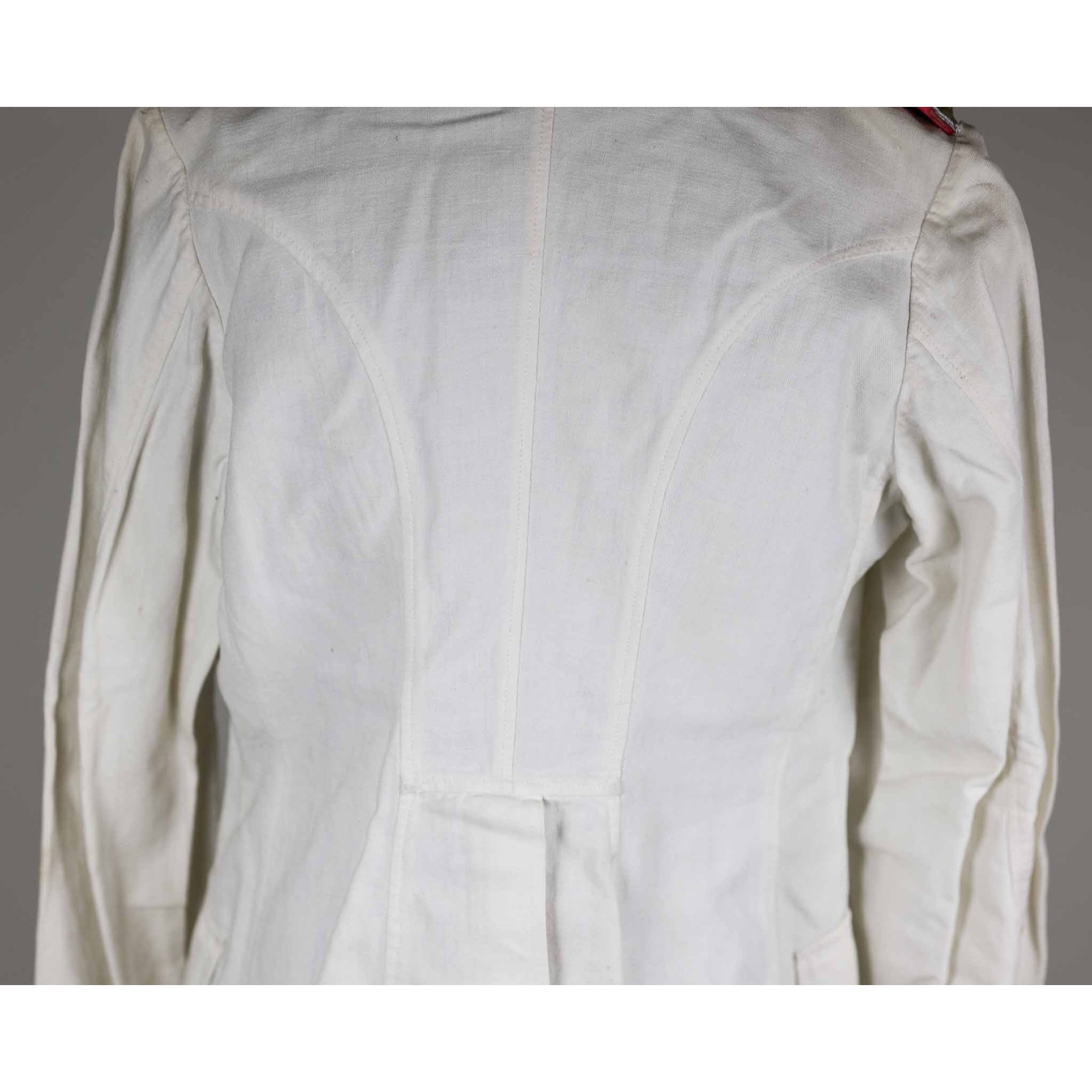 Wehrmacht weißer Sommerrock für einen Hauptmann im Panzerjäger Regiment Nr.4 — image 11