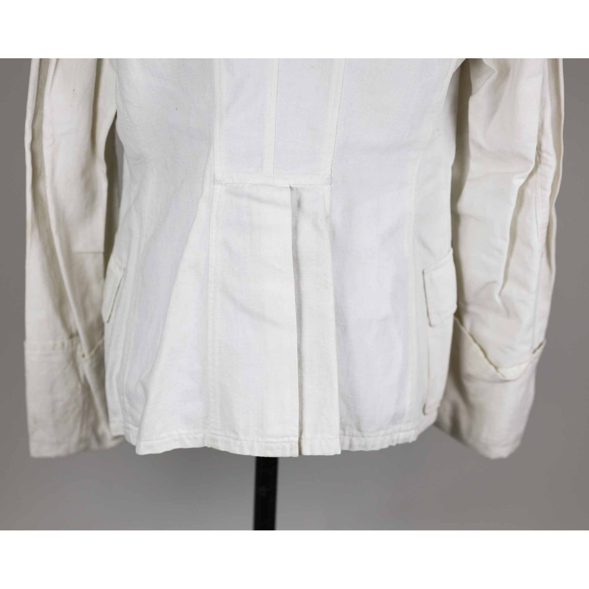 Wehrmacht weißer Sommerrock für einen Hauptmann im Panzerjäger Regiment Nr.4 — image 12