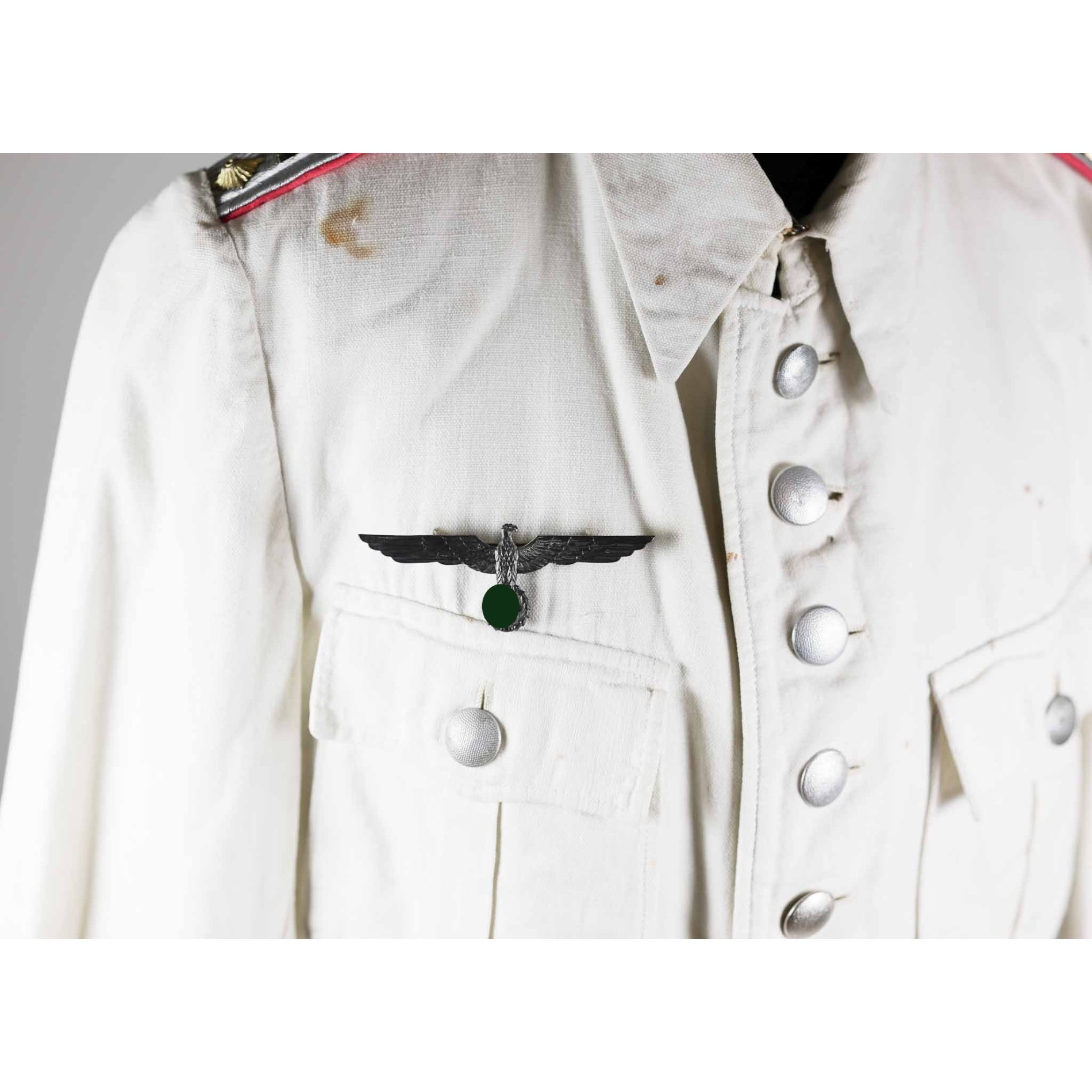 Wehrmacht weißer Sommerrock für einen Hauptmann im Panzerjäger Regiment Nr.4 — image 13