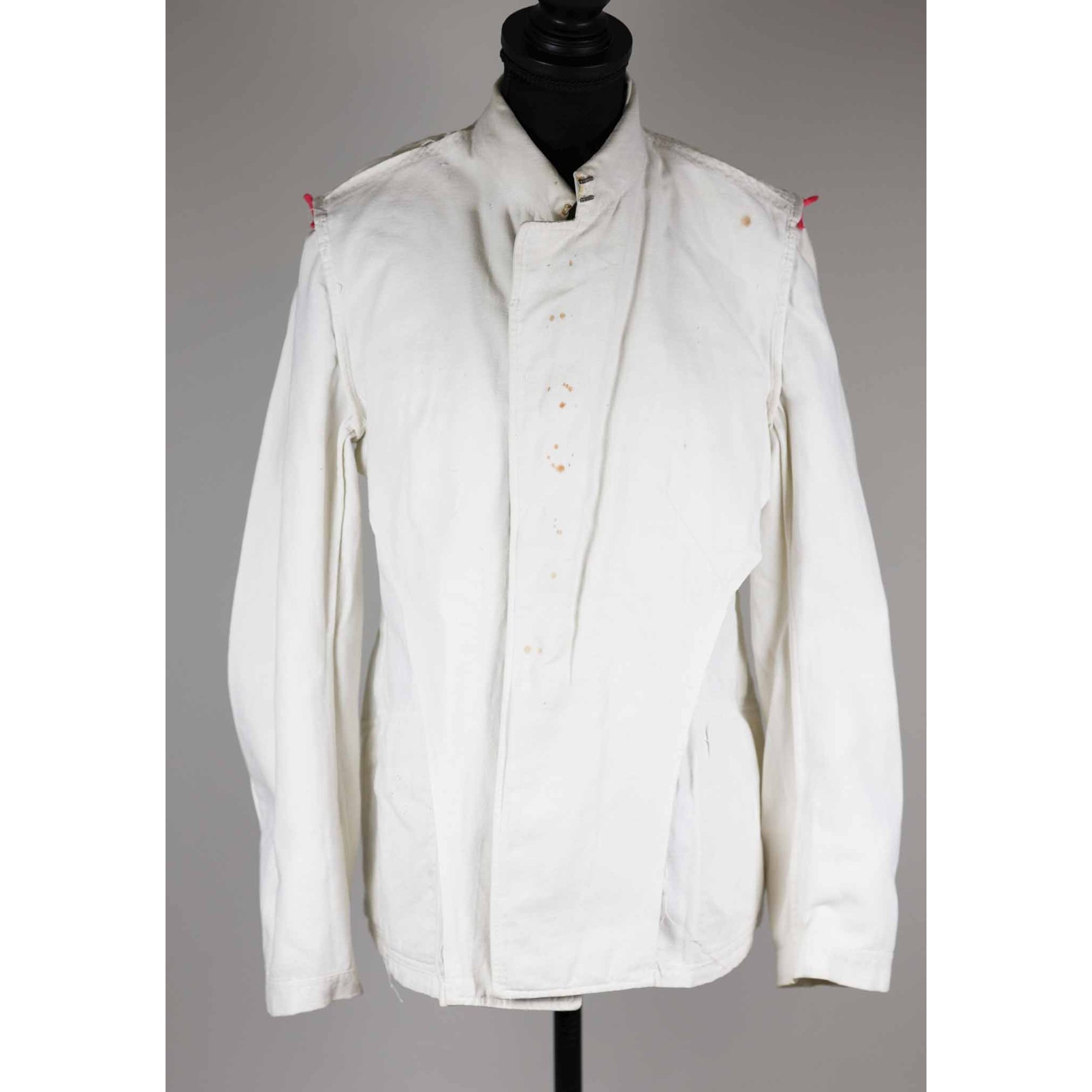 Wehrmacht weißer Sommerrock für einen Hauptmann im Panzerjäger Regiment Nr.4 — image 15