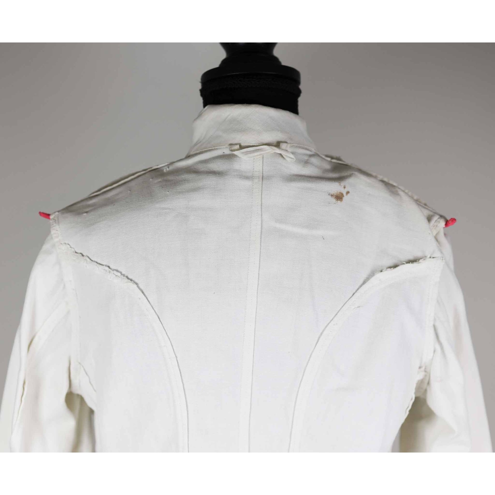 Wehrmacht weißer Sommerrock für einen Hauptmann im Panzerjäger Regiment Nr.4 — image 19