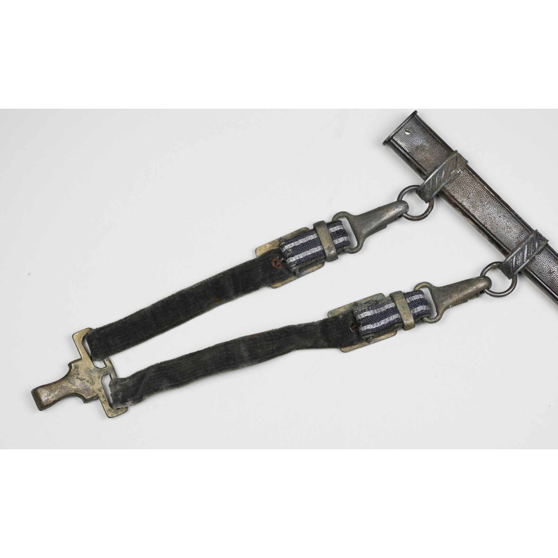 Luftwaffen Offiziersdolch mit Gehänge und Portepee — image 10