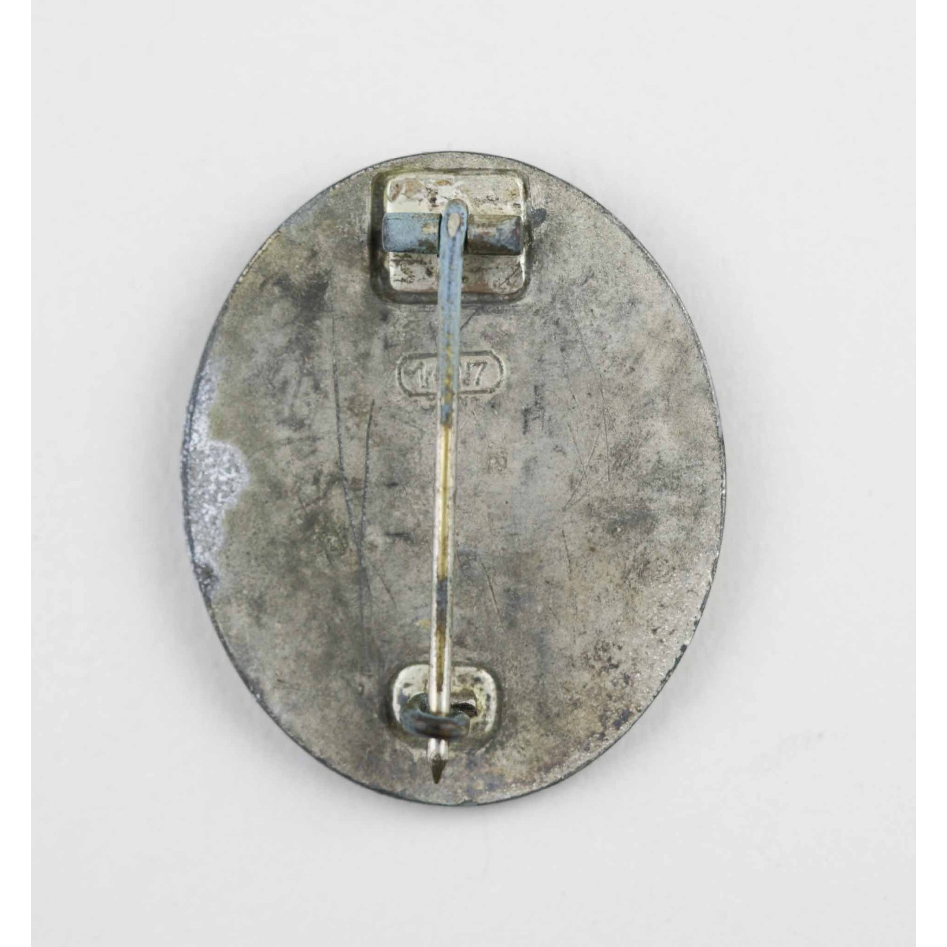 Verwundetenabzeichen in Silber mit Hersteller '107' — image 2