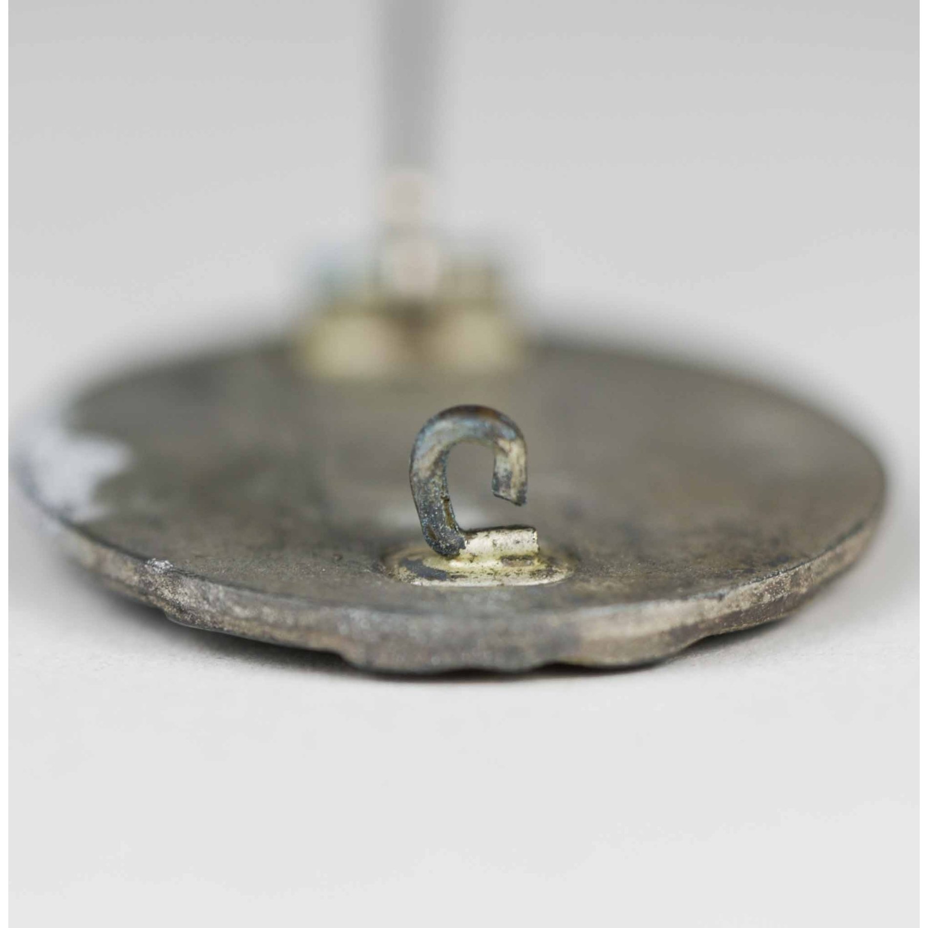 Verwundetenabzeichen in Silber mit Hersteller '107' — image 4