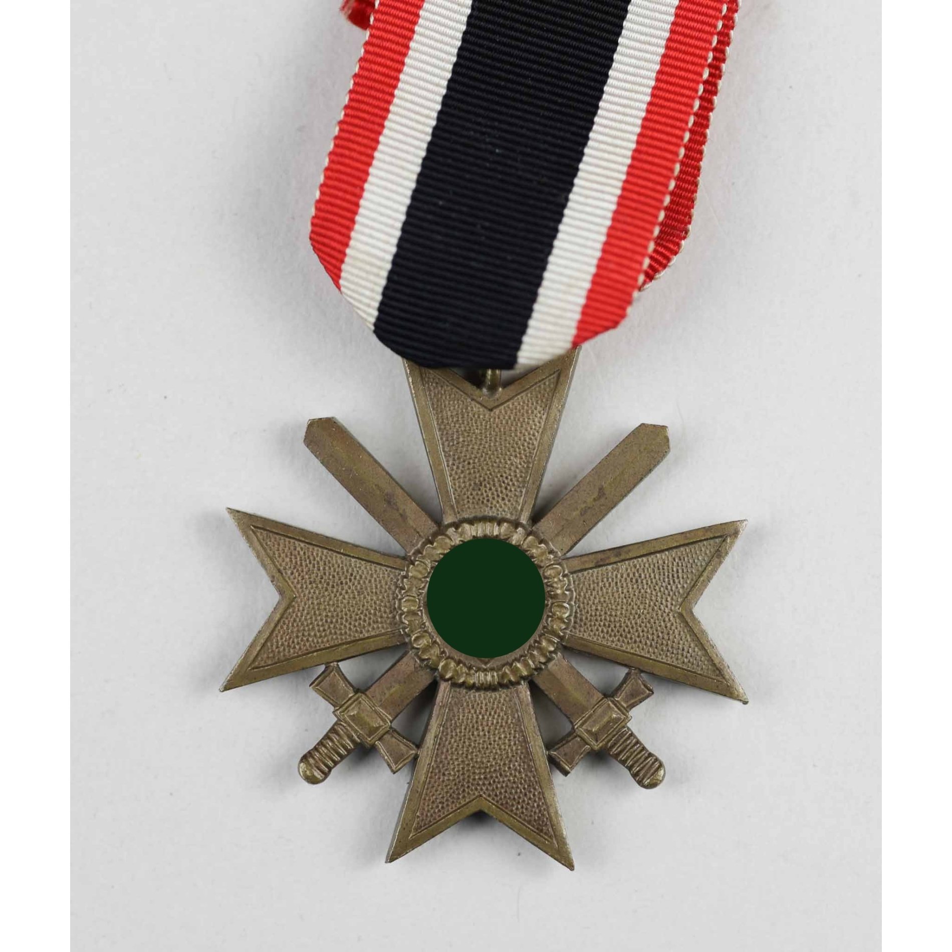 Kriegsverdienstkreuz 2.Klasse 1939 mit Schwertern mit Hersteller '45' — image 2