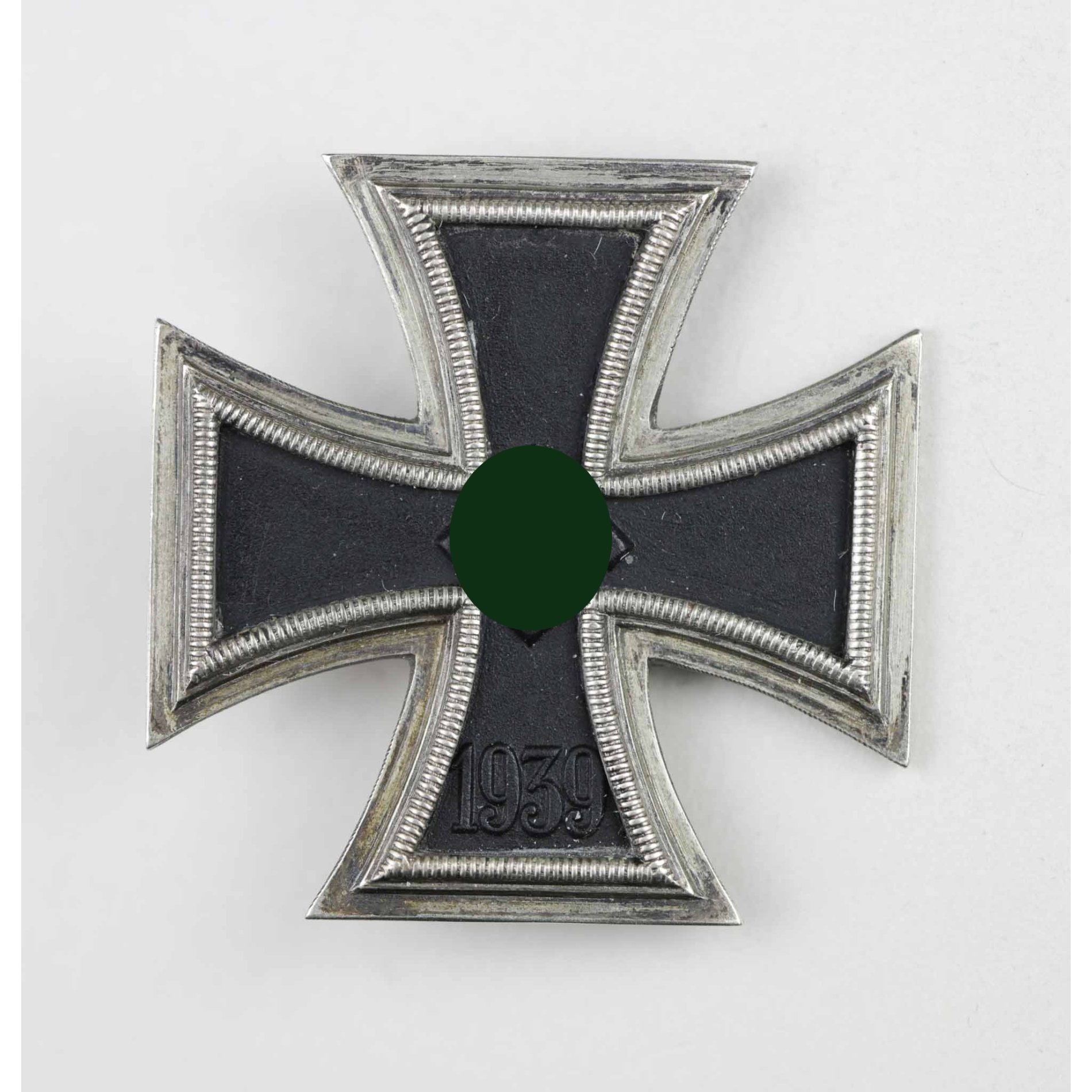 Eiserne Kreuz 1.Klasse 1939 (Kern nicht magnetisch) im Etui — image 2