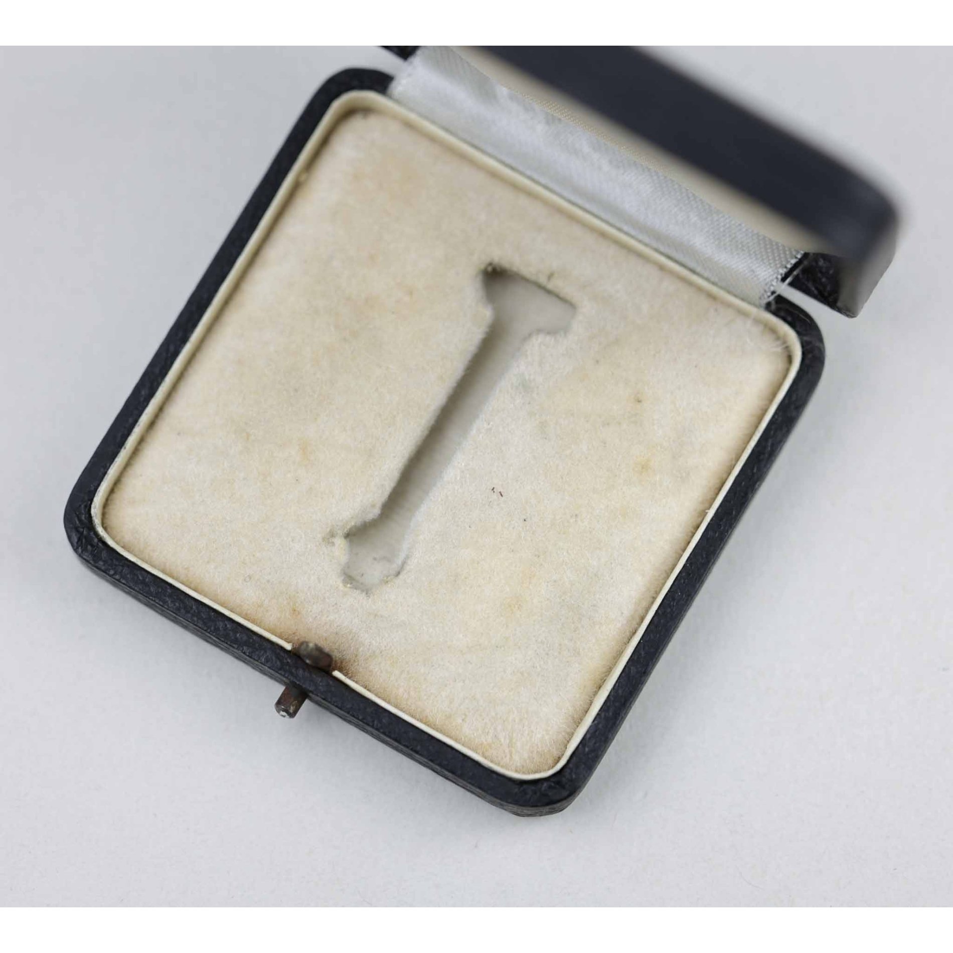 Eiserne Kreuz 1.Klasse 1939 (Kern nicht magnetisch) im Etui — image 7