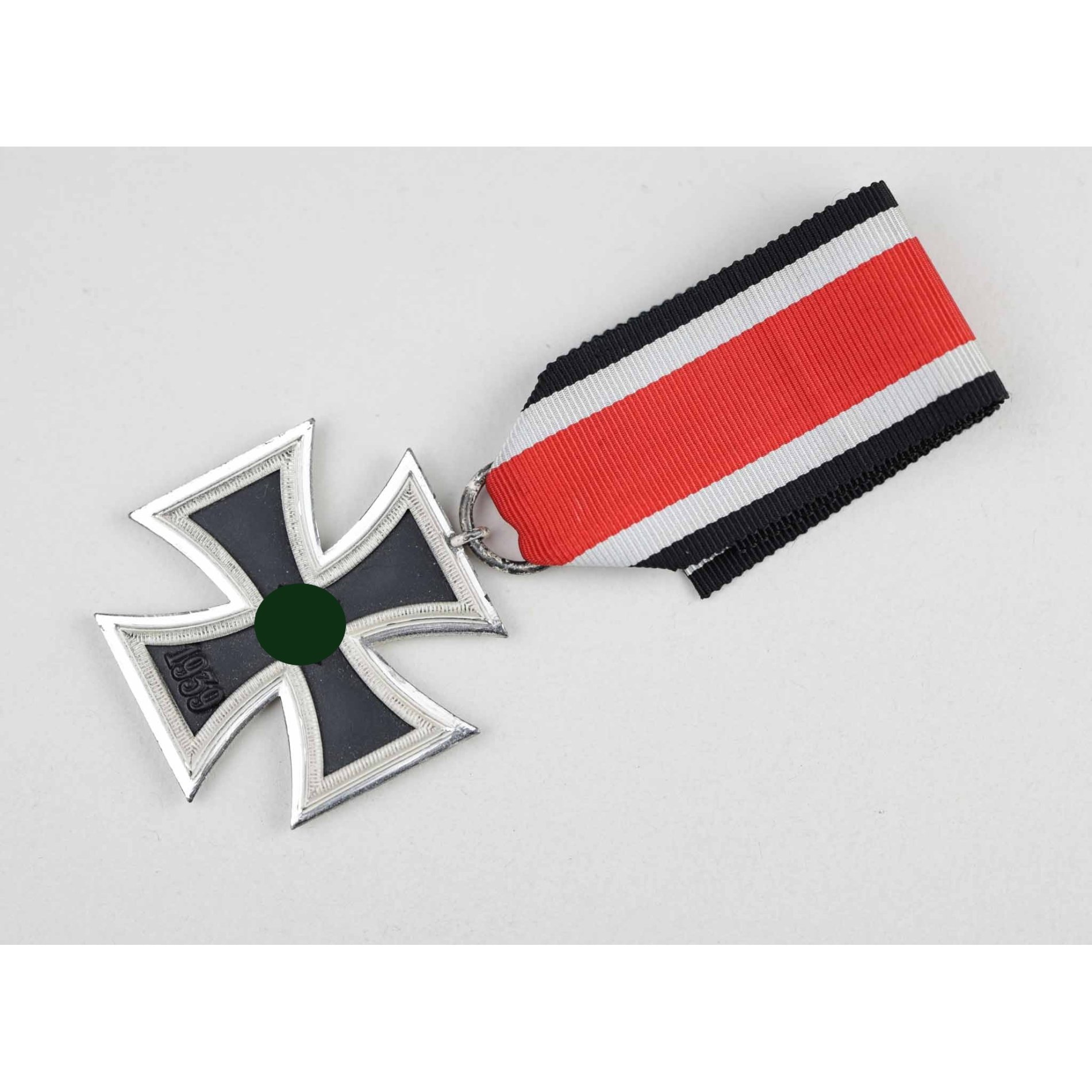 Eiserne Kreuz 2.Klasse 1939 am Band Zustand 1 MINT — image 3