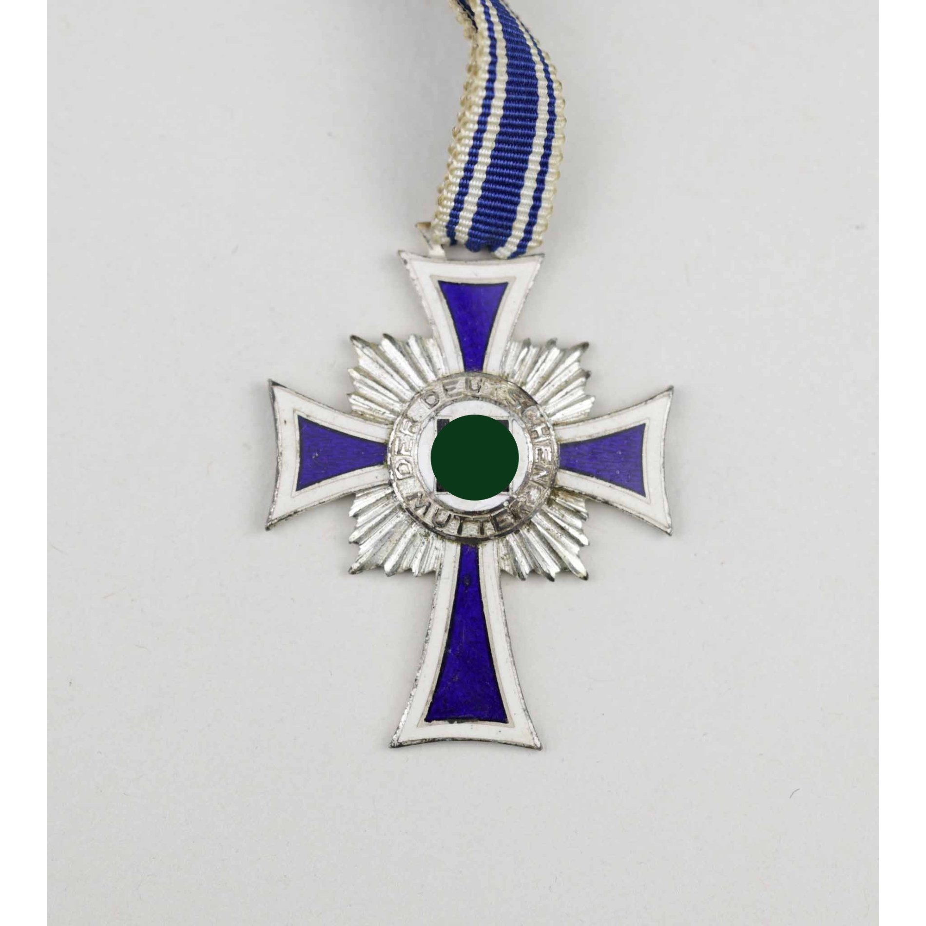 Ehrenkreuz der Deutschen Mutter Mutterkreuz in Silber — image 2