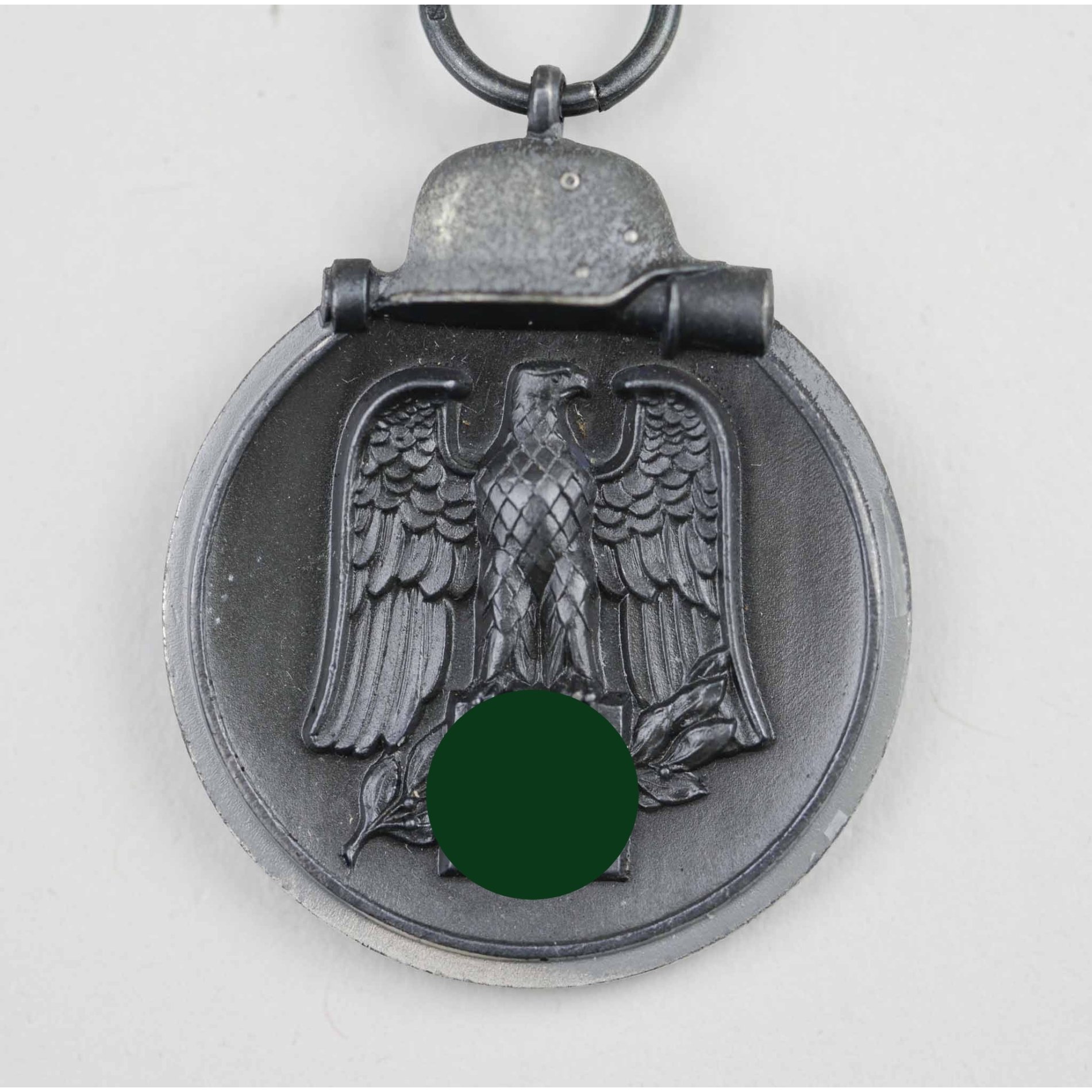 Winterschlacht im Osten Ostmedaille mit Hersteller '4' S&L — image 2