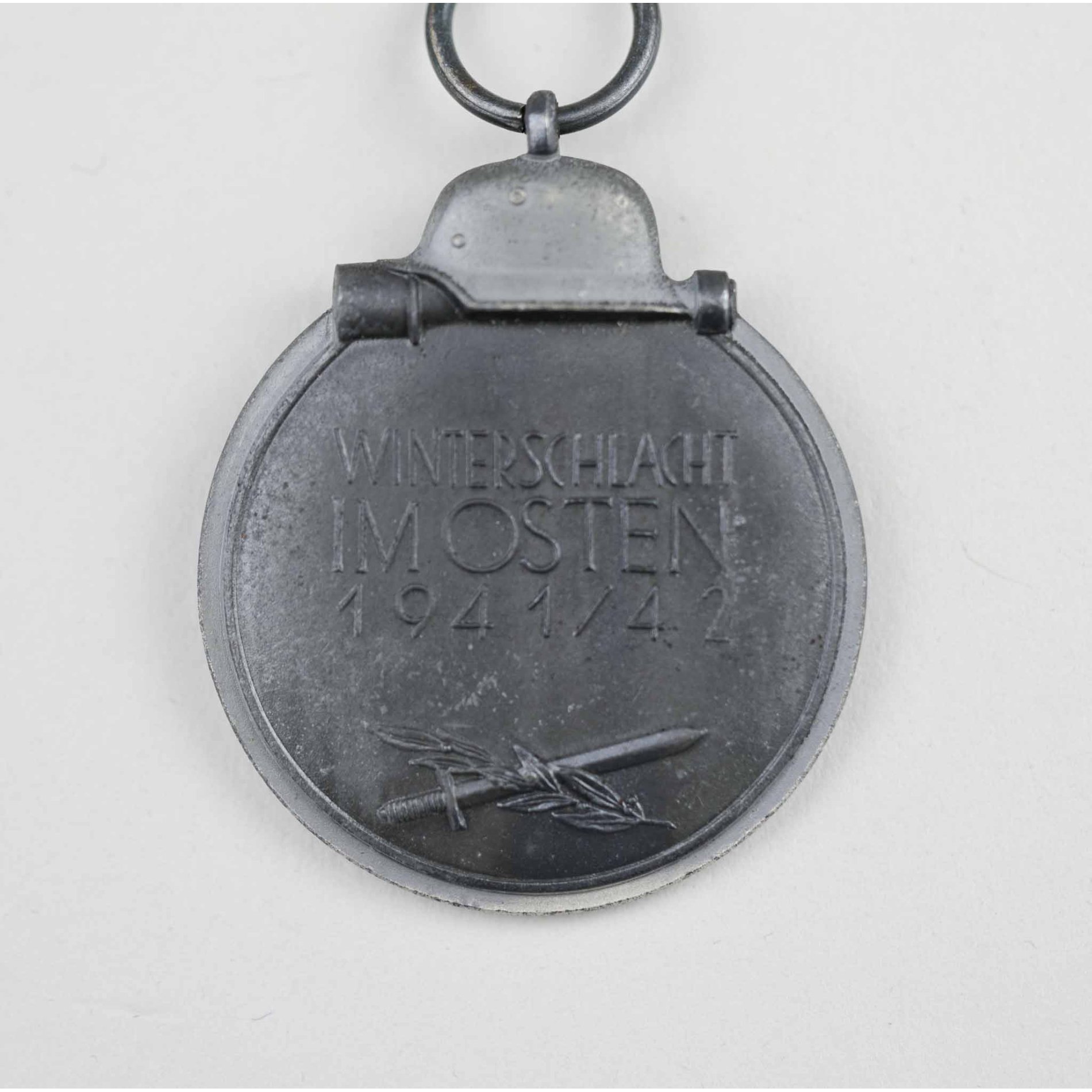 Winterschlacht im Osten Ostmedaille mit Hersteller '4' S&L — image 3
