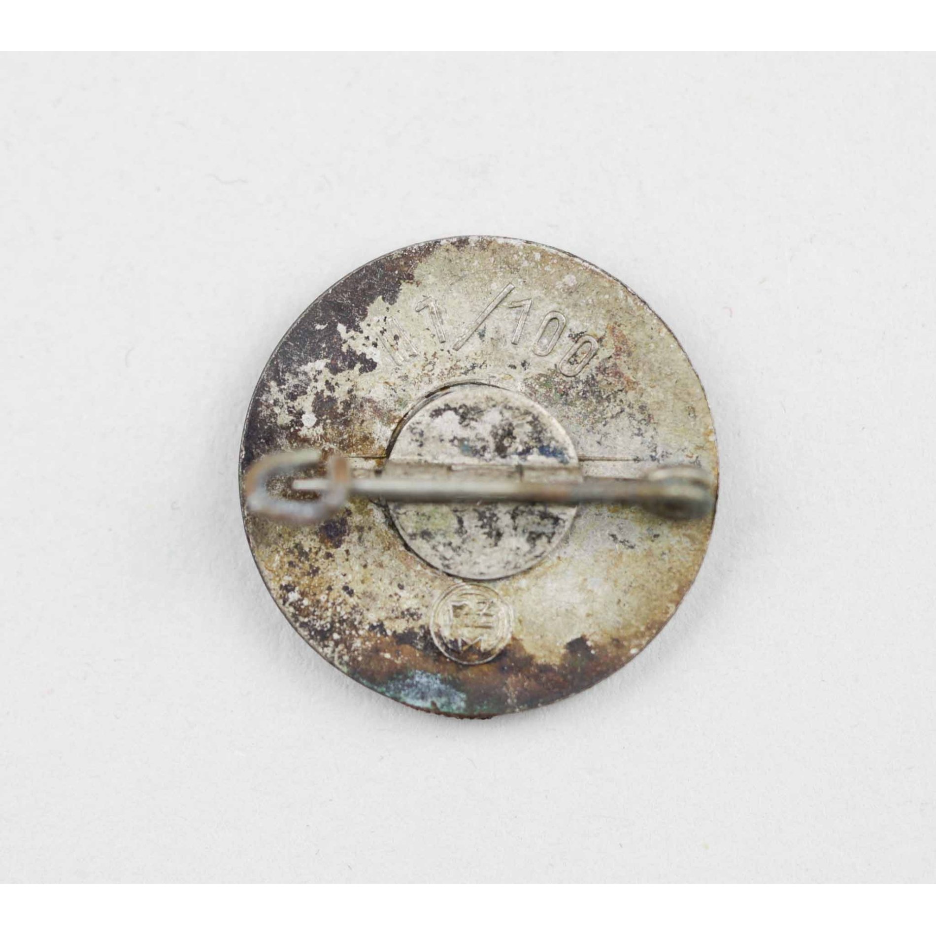 NSDAP Mitgliedsabzeichen Parteiabzeichen mit Hersteller 'RZM M1/100' — image 2