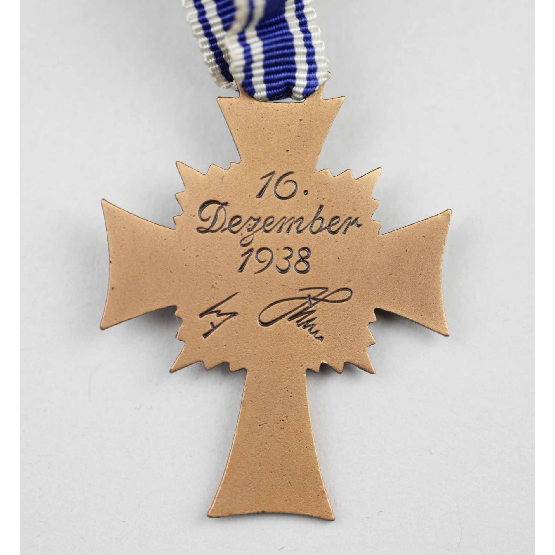 Ehrenkreuz der Deutschen Mutter Mutterkreuz in Bronze mit Verleihungstüte Sohni, Heubach & Co. — image 3