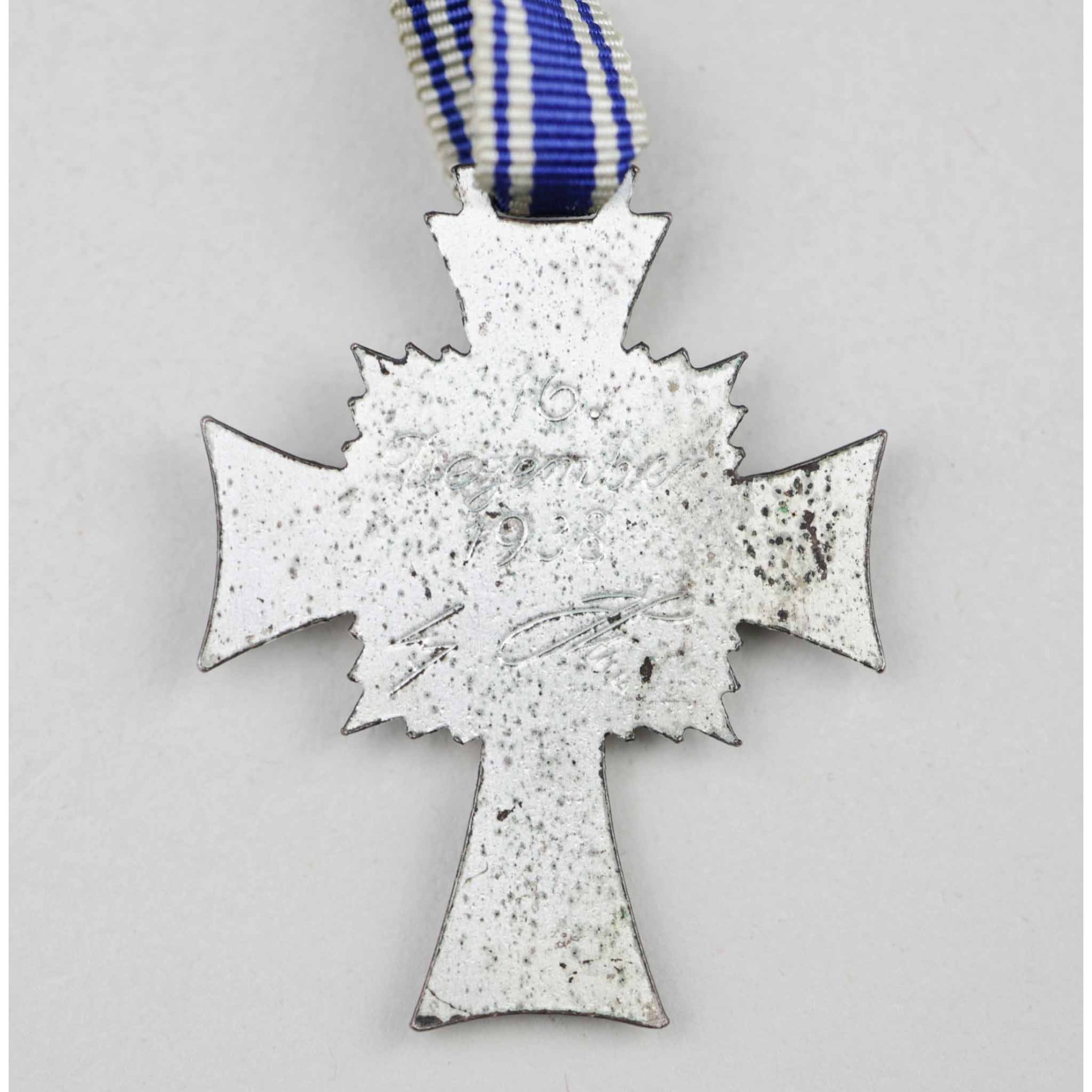 Ehrenkreuz Der Deutschen Mutter Mutterkreuz in Silber — image 3