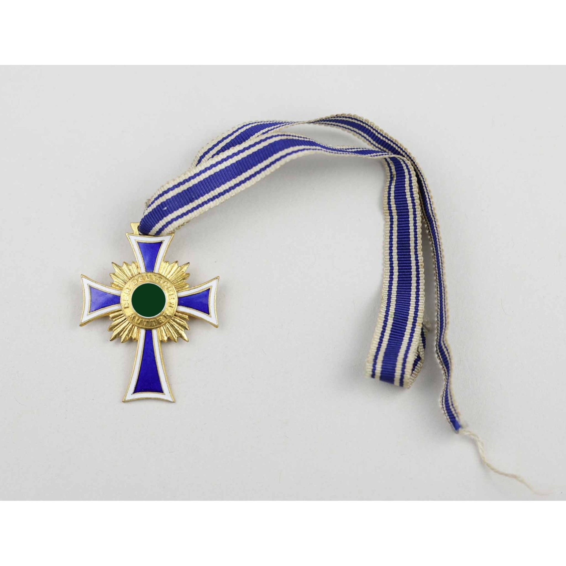 Ehrenkreuz Der Deutschen Mutter Mutterkreuz in Gold — image 3