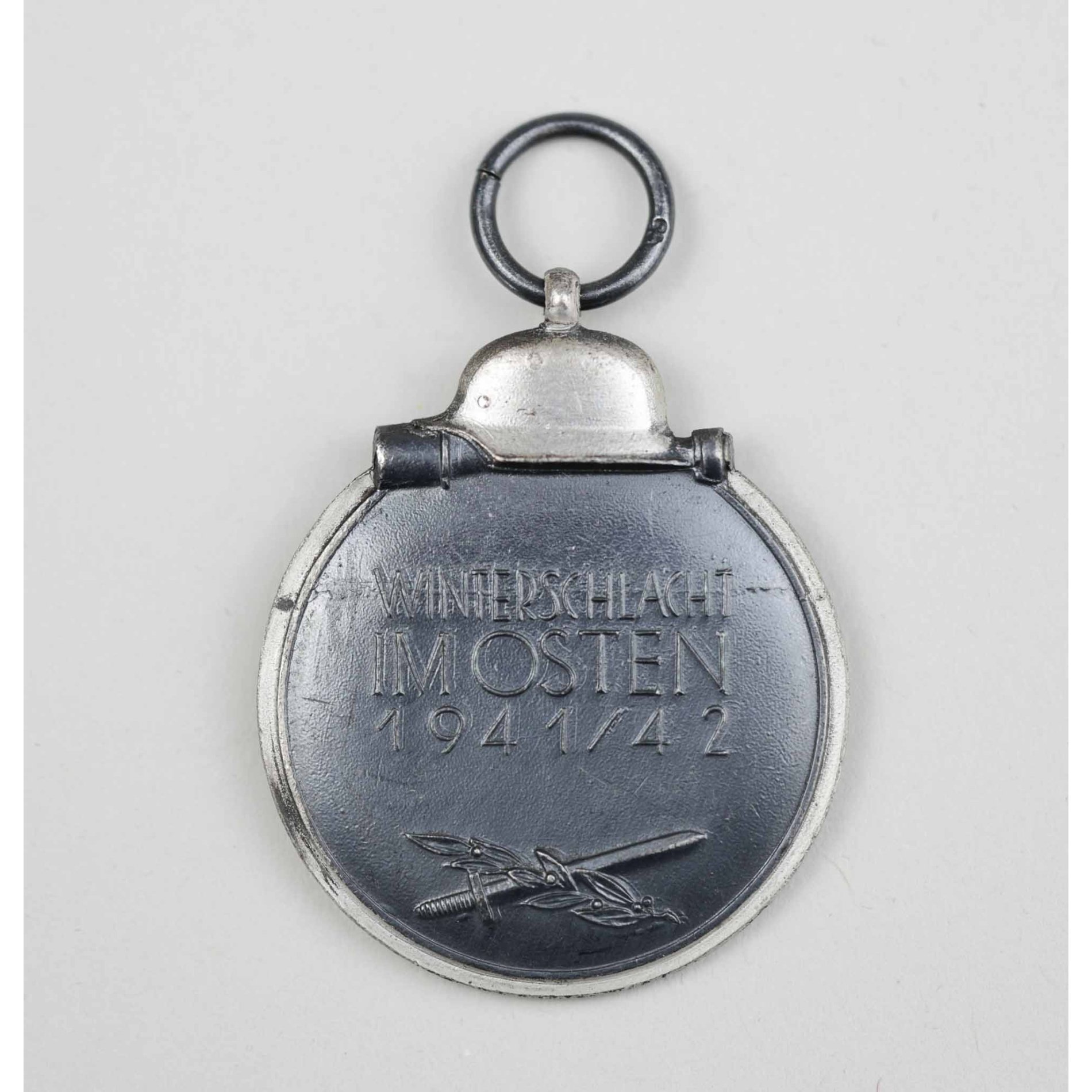 Winterschlacht im Osten Ostmedaille 1941/42 Hst. '65' — image 5