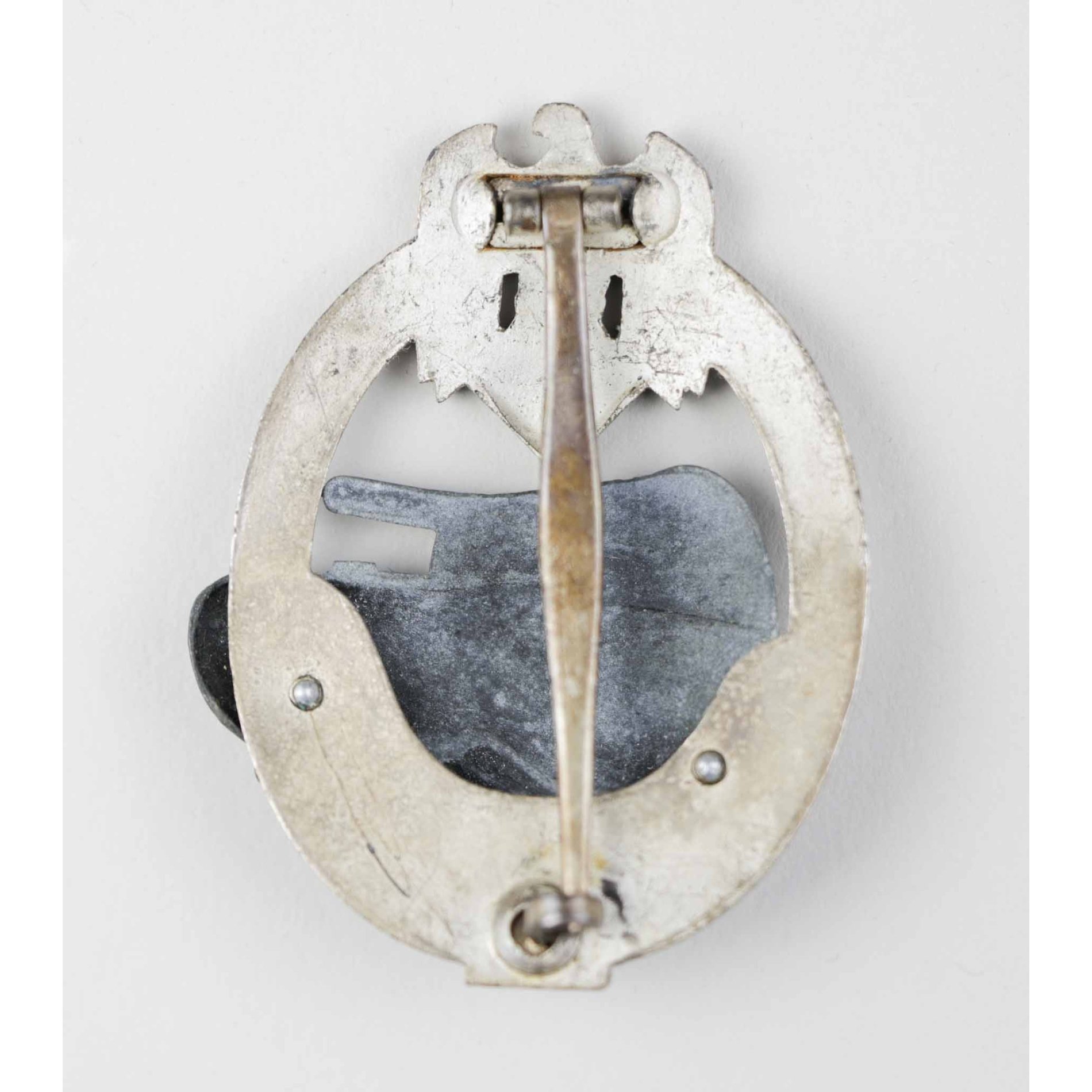 Panzerkampfabzeichen in Silber mit Einsatzzahl 25 (JFS) Ungetragen! — image 4